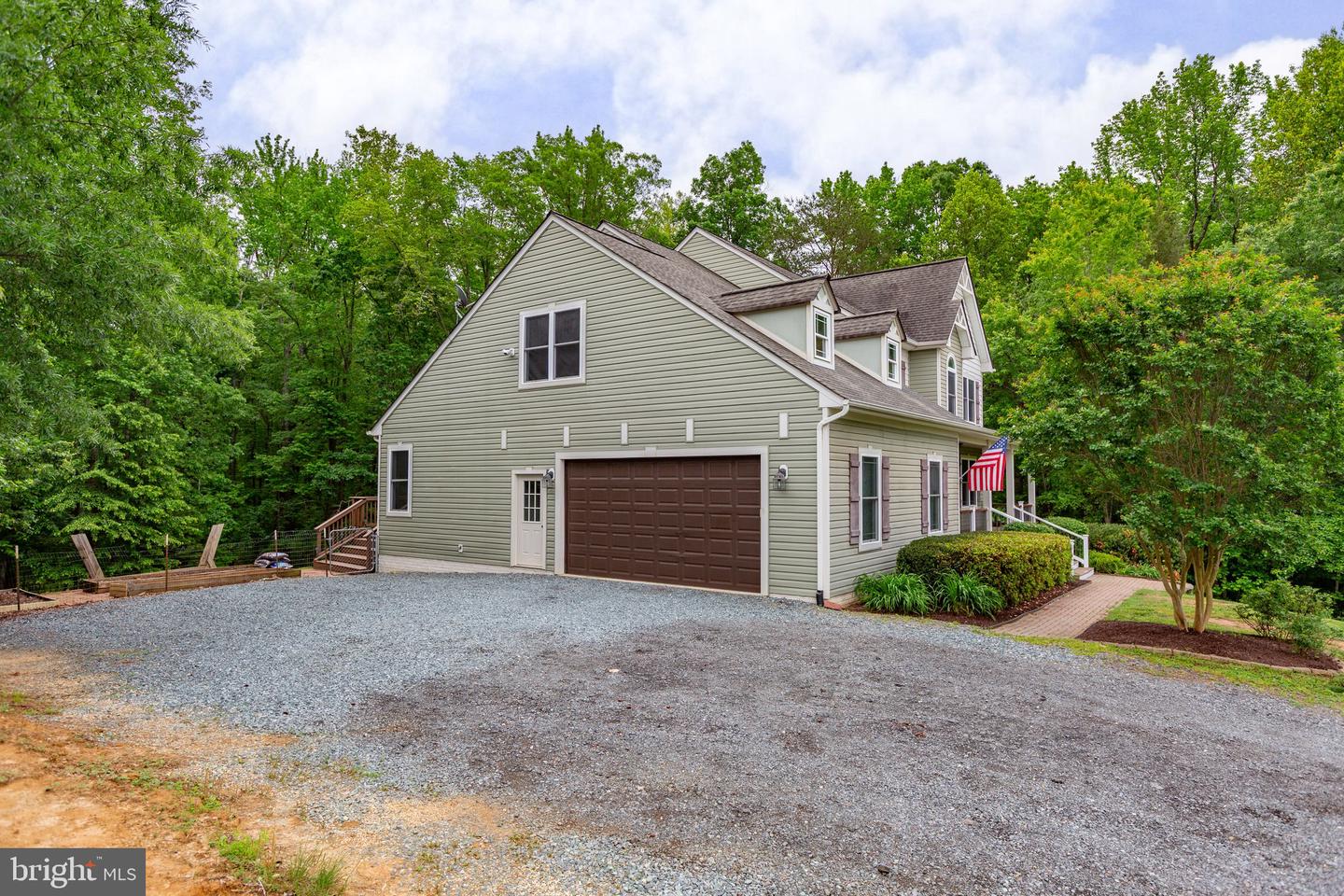 838 HARTWOOD RD, FREDERICKSBURG, Virginia 22406, 5 Bedrooms Bedrooms, ,4 BathroomsBathrooms,Residential,For sale,838 HARTWOOD RD,VAST2038800 MLS # VAST2038800
