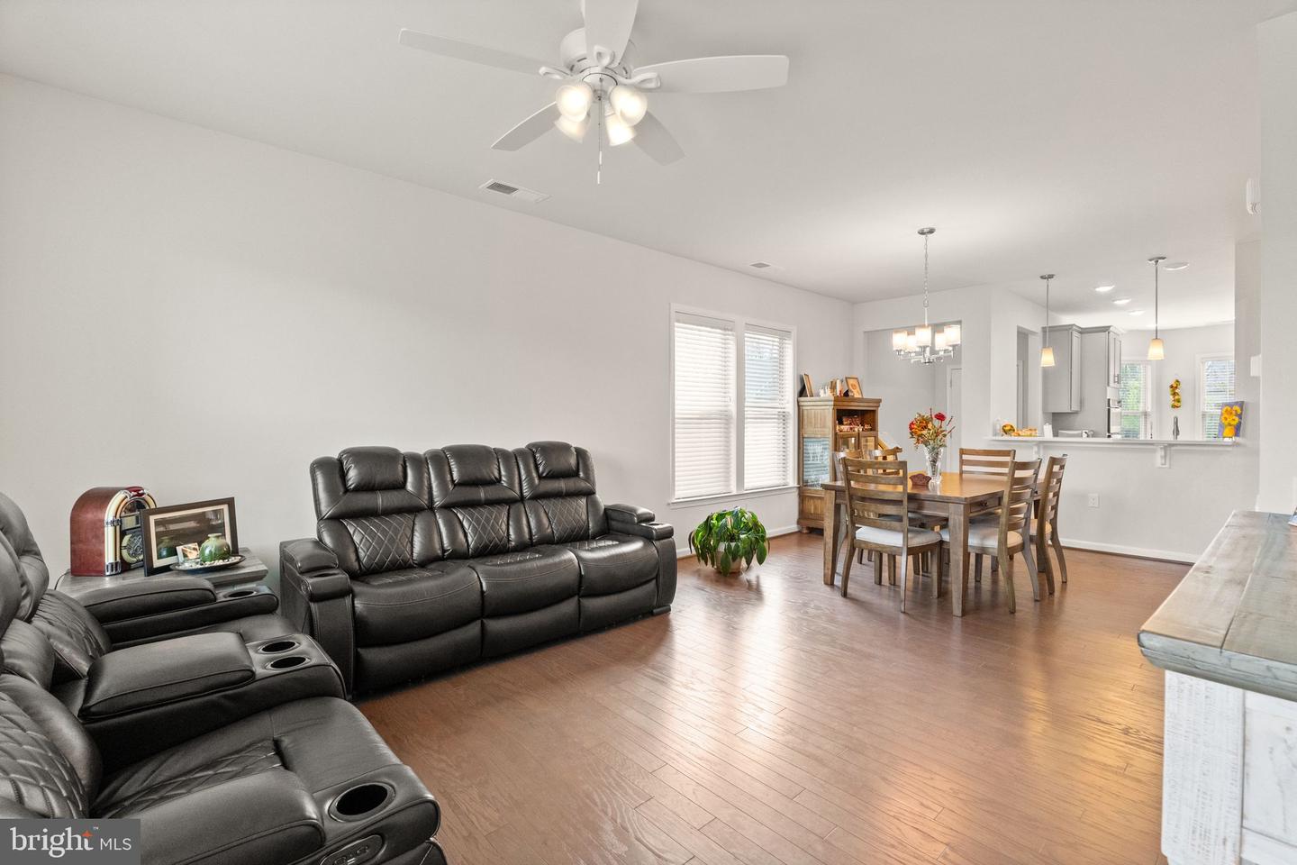 16136 PINK POPPY WAY, HAYMARKET, Virginia 20169, 2 Bedrooms Bedrooms, ,2 BathroomsBathrooms,Residential,For sale,16136 PINK POPPY WAY,VAPW2094598 MLS # VAPW2094598