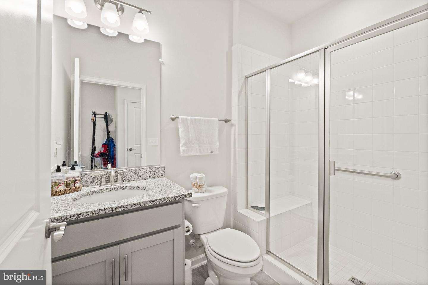 16136 PINK POPPY WAY, HAYMARKET, Virginia 20169, 2 Bedrooms Bedrooms, ,2 BathroomsBathrooms,Residential,For sale,16136 PINK POPPY WAY,VAPW2094598 MLS # VAPW2094598