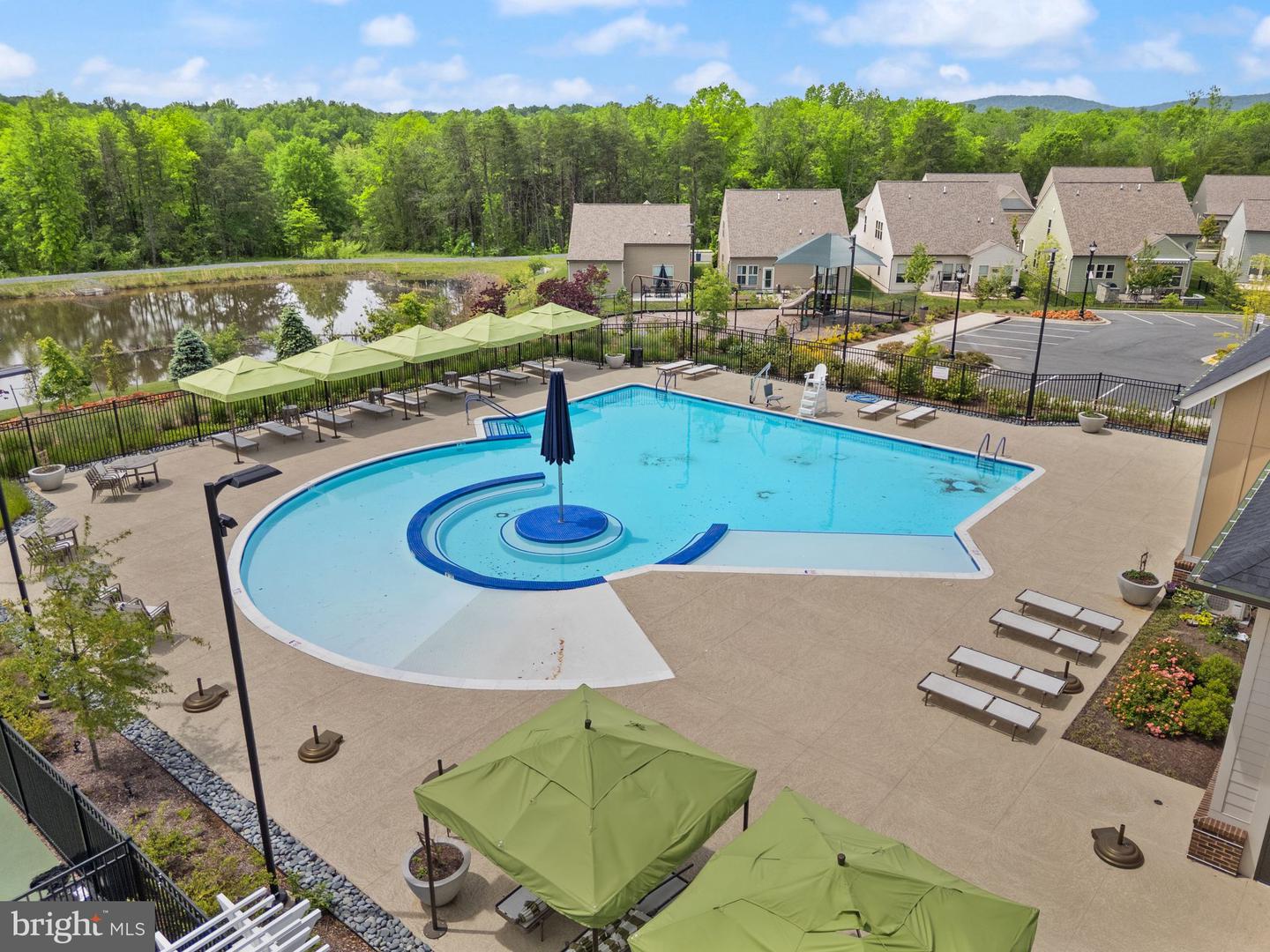16136 PINK POPPY WAY, HAYMARKET, Virginia 20169, 2 Bedrooms Bedrooms, ,2 BathroomsBathrooms,Residential,For sale,16136 PINK POPPY WAY,VAPW2094598 MLS # VAPW2094598