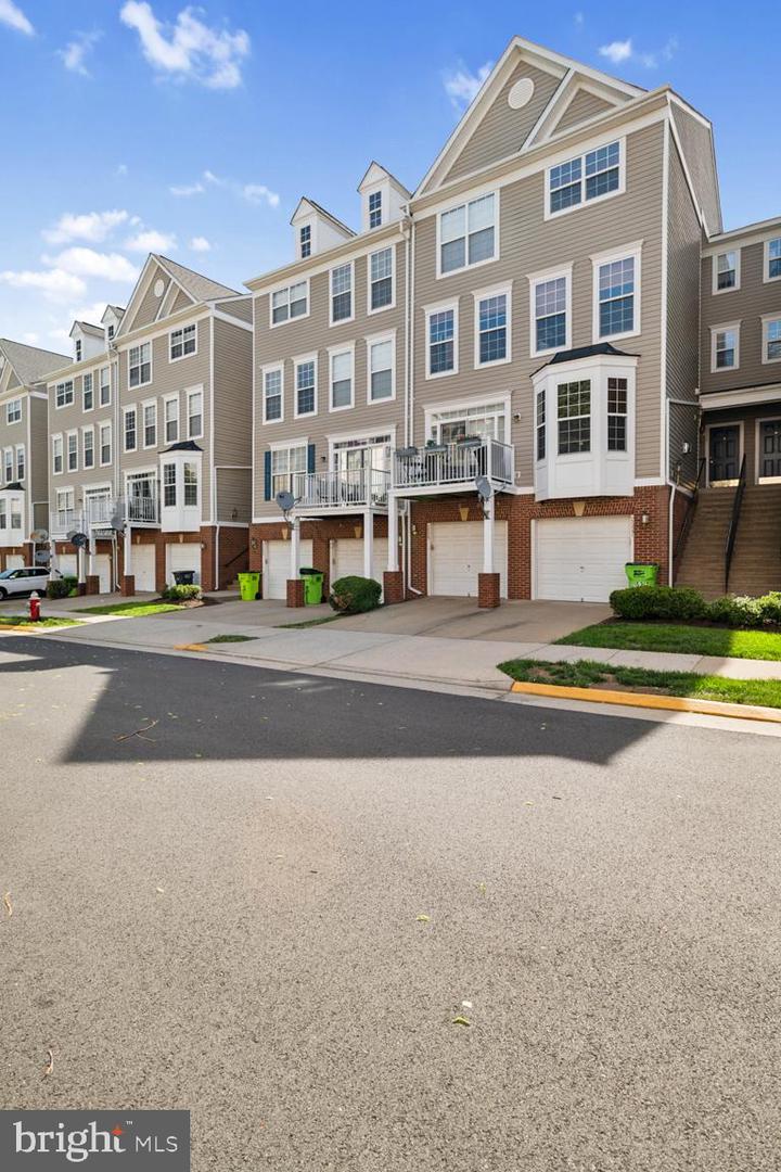 2529 PASCAL PL, HERNDON, Virginia 20171, 3 Bedrooms Bedrooms, ,2 BathroomsBathrooms,Residential,For sale,2529 PASCAL PL,VAFX2240906 MLS # VAFX2240906
