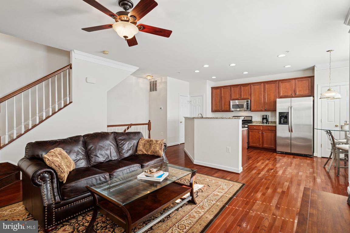 2529 PASCAL PL, HERNDON, Virginia 20171, 3 Bedrooms Bedrooms, ,2 BathroomsBathrooms,Residential,For sale,2529 PASCAL PL,VAFX2240906 MLS # VAFX2240906