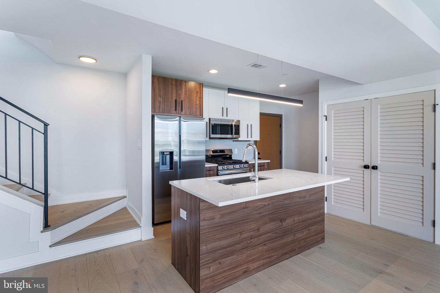 845 19TH ST NE #PH-12, WASHINGTON, District Of Columbia 20002, 2 Bedrooms Bedrooms, ,2 BathroomsBathrooms,Residential,For sale,845 19TH ST NE #PH-12,DCDC2200654 MLS # DCDC2200654