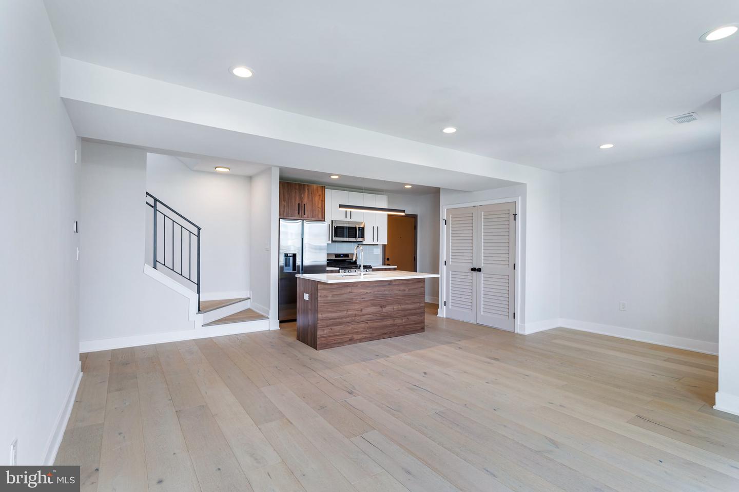845 19TH ST NE #PH-12, WASHINGTON, District Of Columbia 20002, 2 Bedrooms Bedrooms, ,2 BathroomsBathrooms,Residential,For sale,845 19TH ST NE #PH-12,DCDC2200654 MLS # DCDC2200654