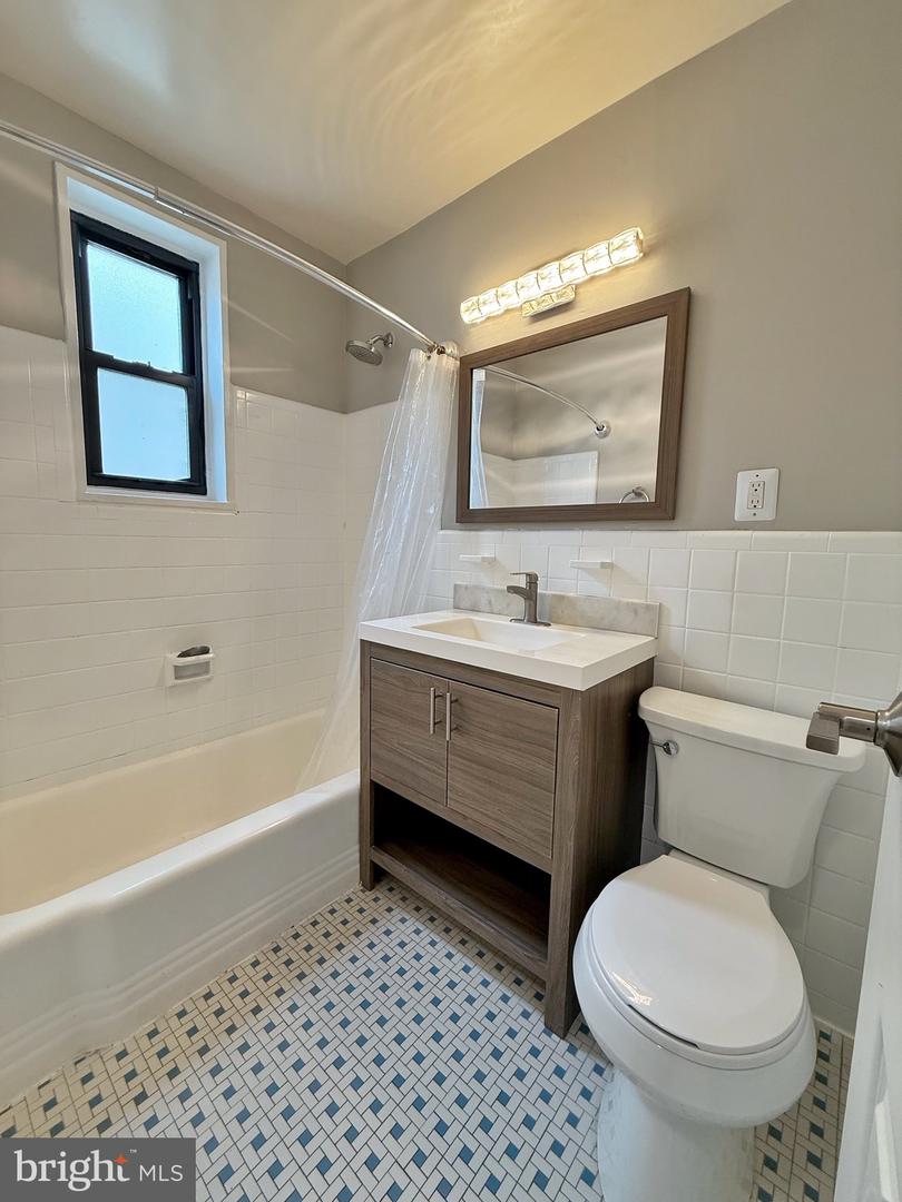 5112 MACARTHUR BLVD NW #101, WASHINGTON, District Of Columbia 20016, 1 Bedroom Bedrooms, ,2 BathroomsBathrooms,Residential,For sale,5112 MACARTHUR BLVD NW #101,DCDC2200688 MLS # DCDC2200688