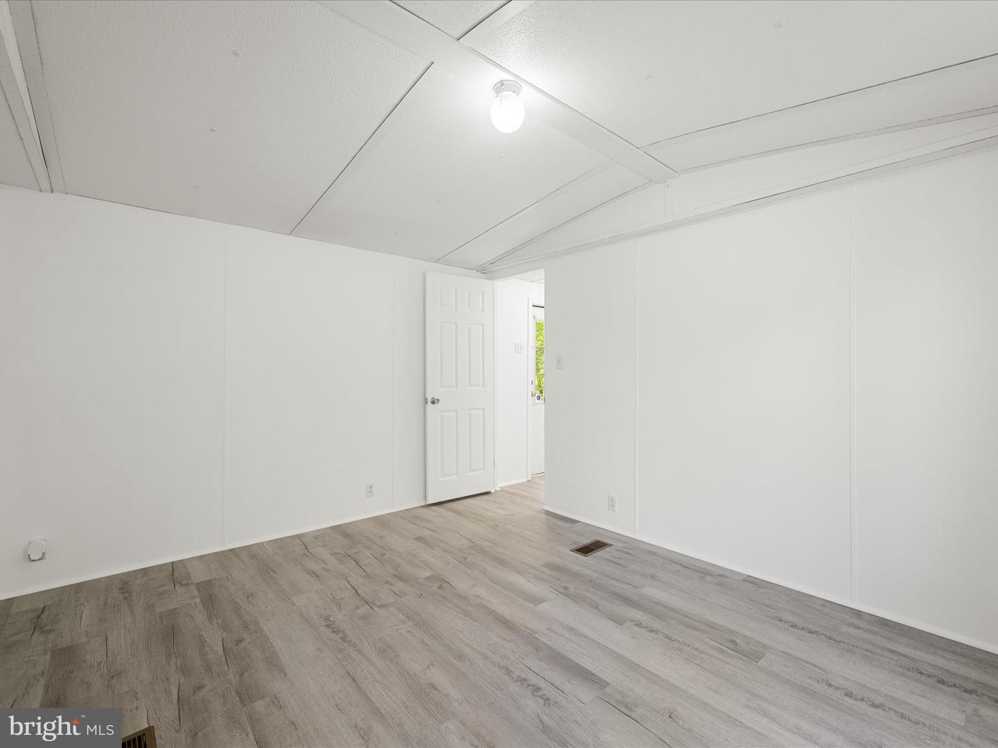 455 MARPLE RD, WINCHESTER, Virginia 22603, 3 Bedrooms Bedrooms, ,2 BathroomsBathrooms,Residential,For sale,455 MARPLE RD,VAFV2034180 MLS # VAFV2034180