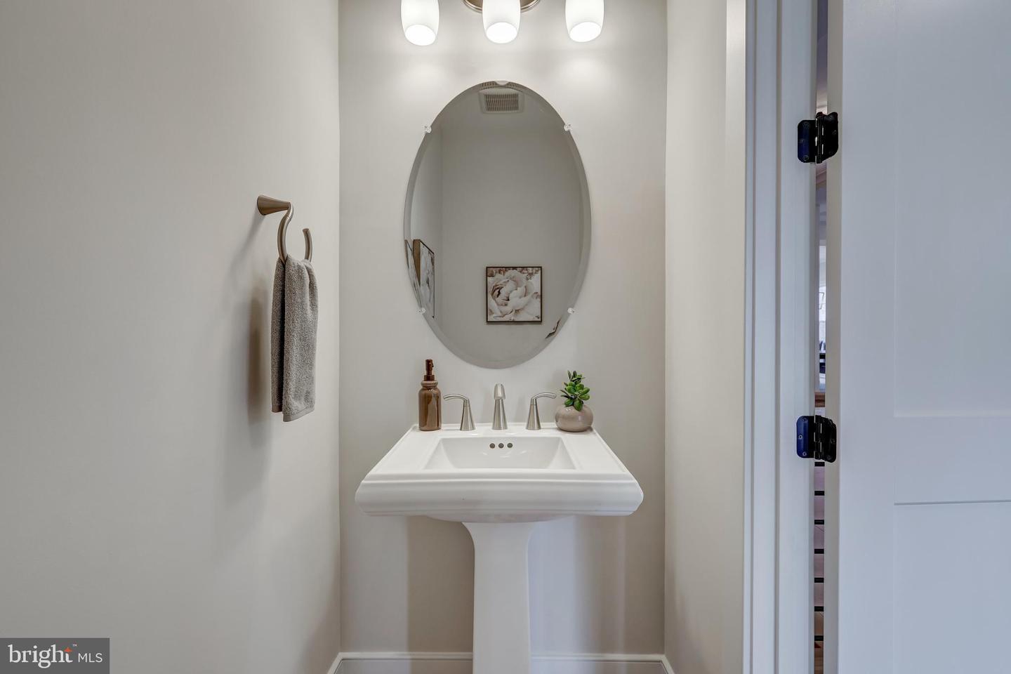 3013 N TORONTO ST, ARLINGTON, Virginia 22213, 4 Bedrooms Bedrooms, ,3 BathroomsBathrooms,Residential,For sale,3013 N TORONTO ST,VAAR2057506 MLS # VAAR2057506