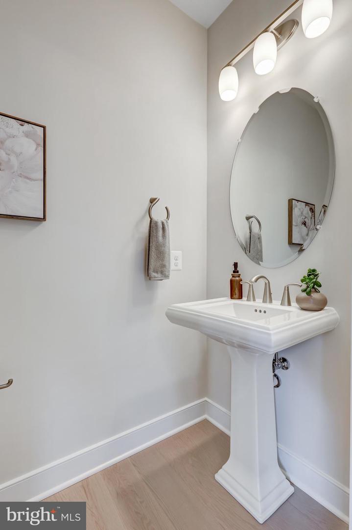 3013 N TORONTO ST, ARLINGTON, Virginia 22213, 4 Bedrooms Bedrooms, ,3 BathroomsBathrooms,Residential,For sale,3013 N TORONTO ST,VAAR2057506 MLS # VAAR2057506