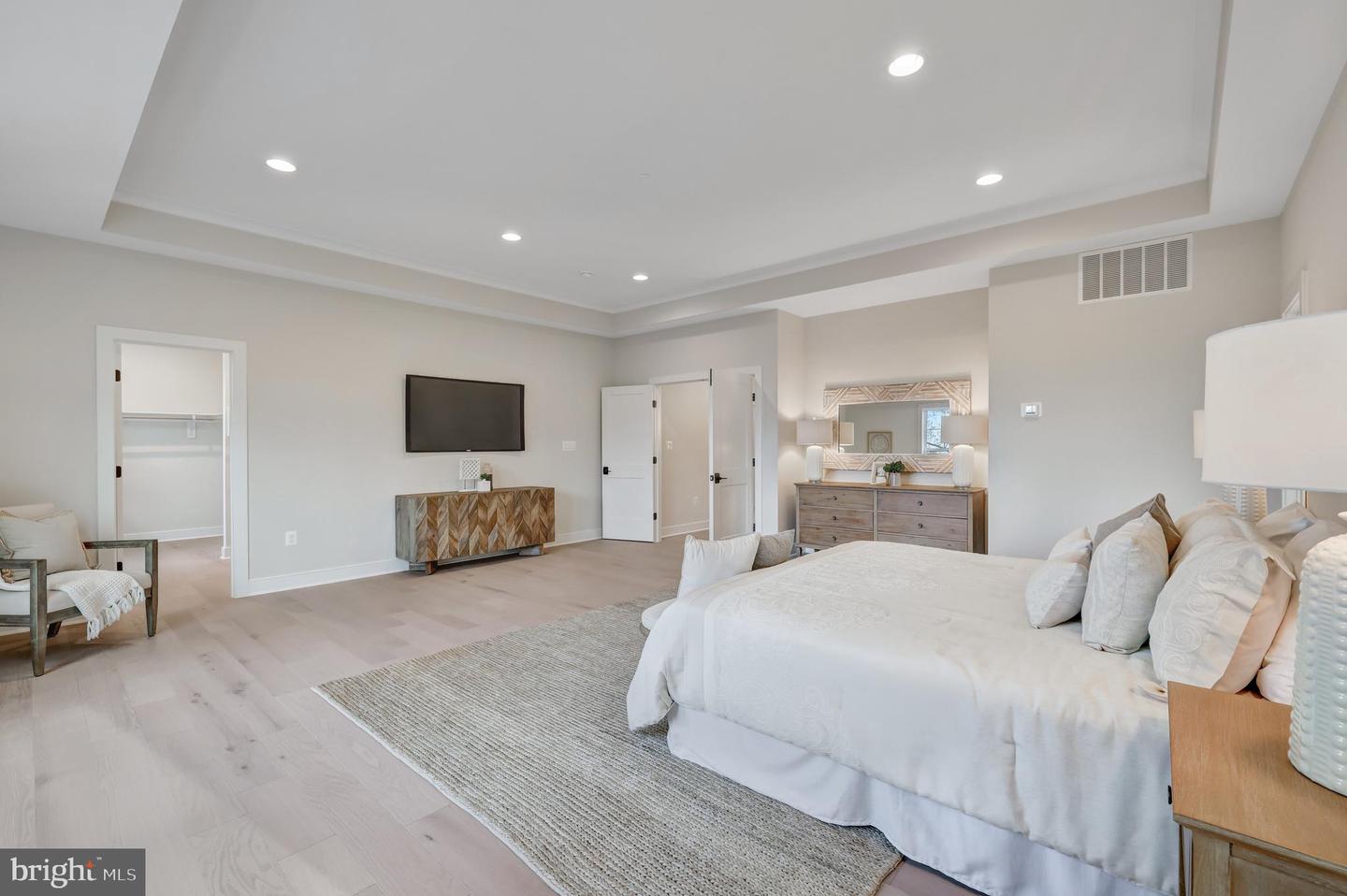 3013 N TORONTO ST, ARLINGTON, Virginia 22213, 4 Bedrooms Bedrooms, ,3 BathroomsBathrooms,Residential,For sale,3013 N TORONTO ST,VAAR2057506 MLS # VAAR2057506