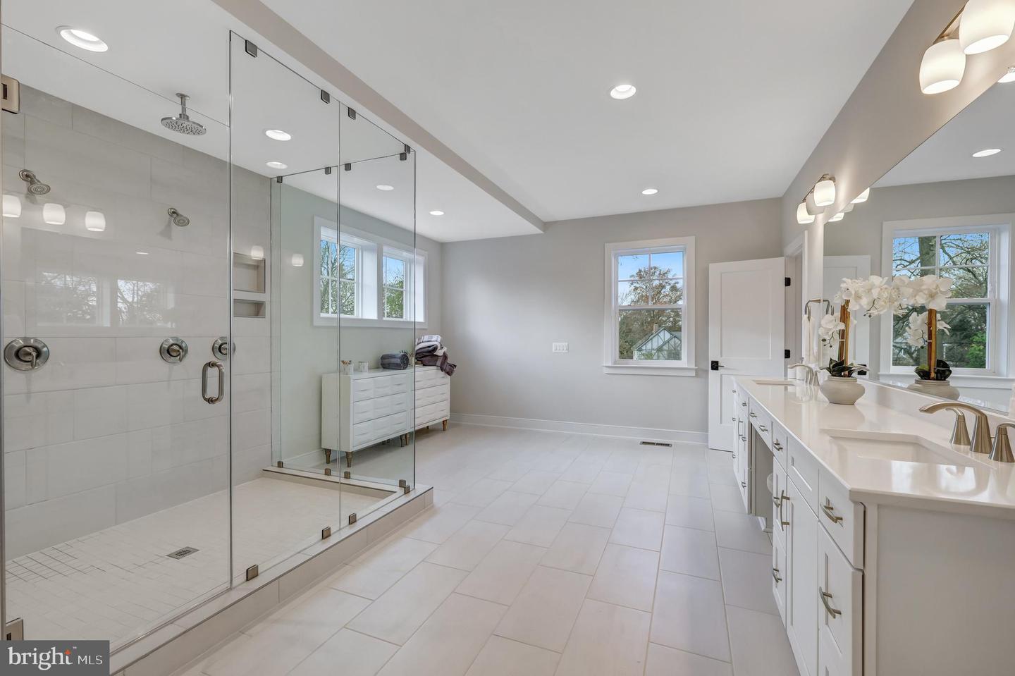 3013 N TORONTO ST, ARLINGTON, Virginia 22213, 4 Bedrooms Bedrooms, ,3 BathroomsBathrooms,Residential,For sale,3013 N TORONTO ST,VAAR2057506 MLS # VAAR2057506