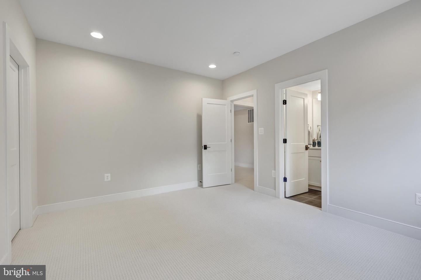 3013 N TORONTO ST, ARLINGTON, Virginia 22213, 4 Bedrooms Bedrooms, ,3 BathroomsBathrooms,Residential,For sale,3013 N TORONTO ST,VAAR2057506 MLS # VAAR2057506