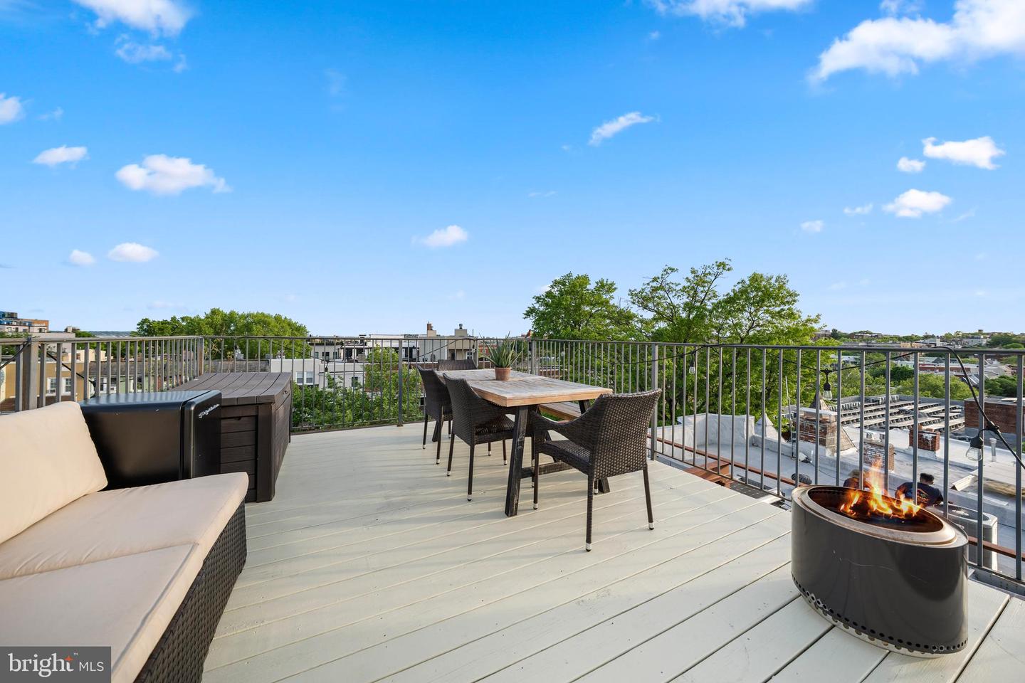 731 FAIRMONT ST NW #2, WASHINGTON, District Of Columbia 20001, 3 Bedrooms Bedrooms, 5 Rooms Rooms,3 BathroomsBathrooms,Residential,For sale,731 FAIRMONT ST NW #2,DCDC2200780 MLS # DCDC2200780