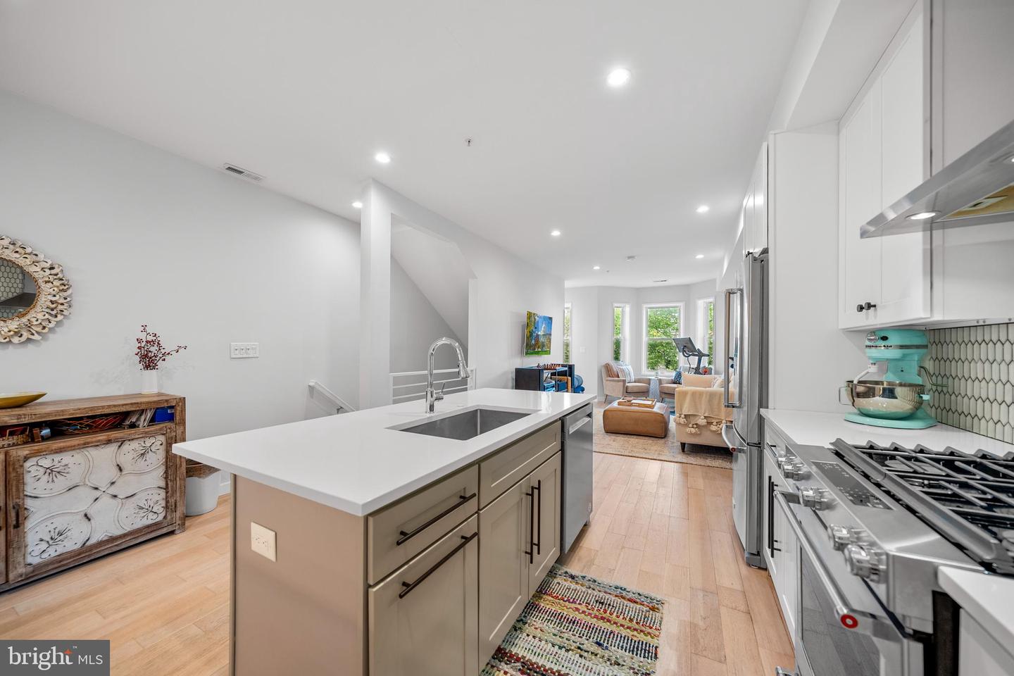 731 FAIRMONT ST NW #2, WASHINGTON, District Of Columbia 20001, 3 Bedrooms Bedrooms, 5 Rooms Rooms,3 BathroomsBathrooms,Residential,For sale,731 FAIRMONT ST NW #2,DCDC2200780 MLS # DCDC2200780
