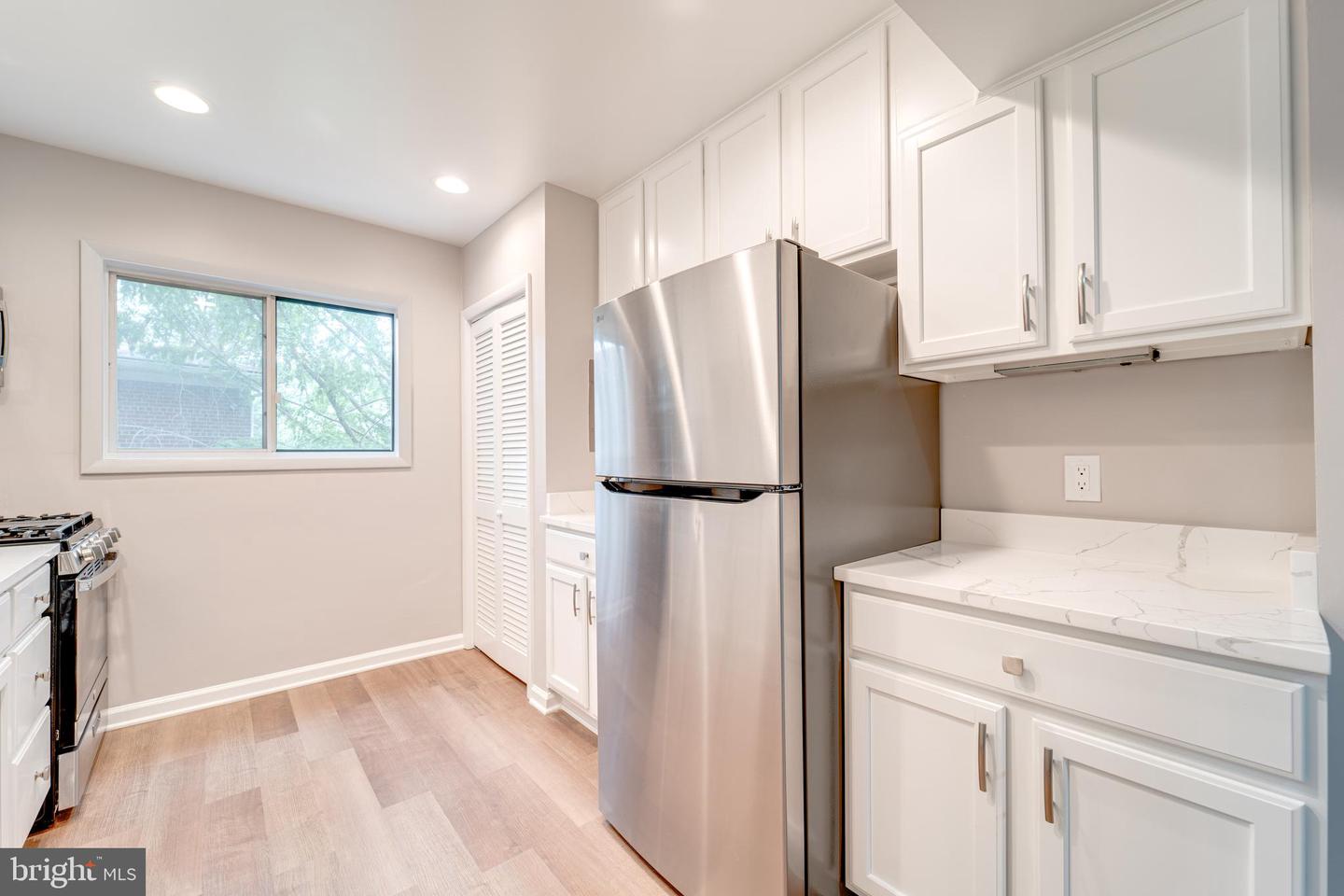 51 SKYHILL RD #202, ALEXANDRIA, Virginia 22314, 3 Bedrooms Bedrooms, ,2 BathroomsBathrooms,Residential,For sale,51 SKYHILL RD #202,VAAX2045374 MLS # VAAX2045374
