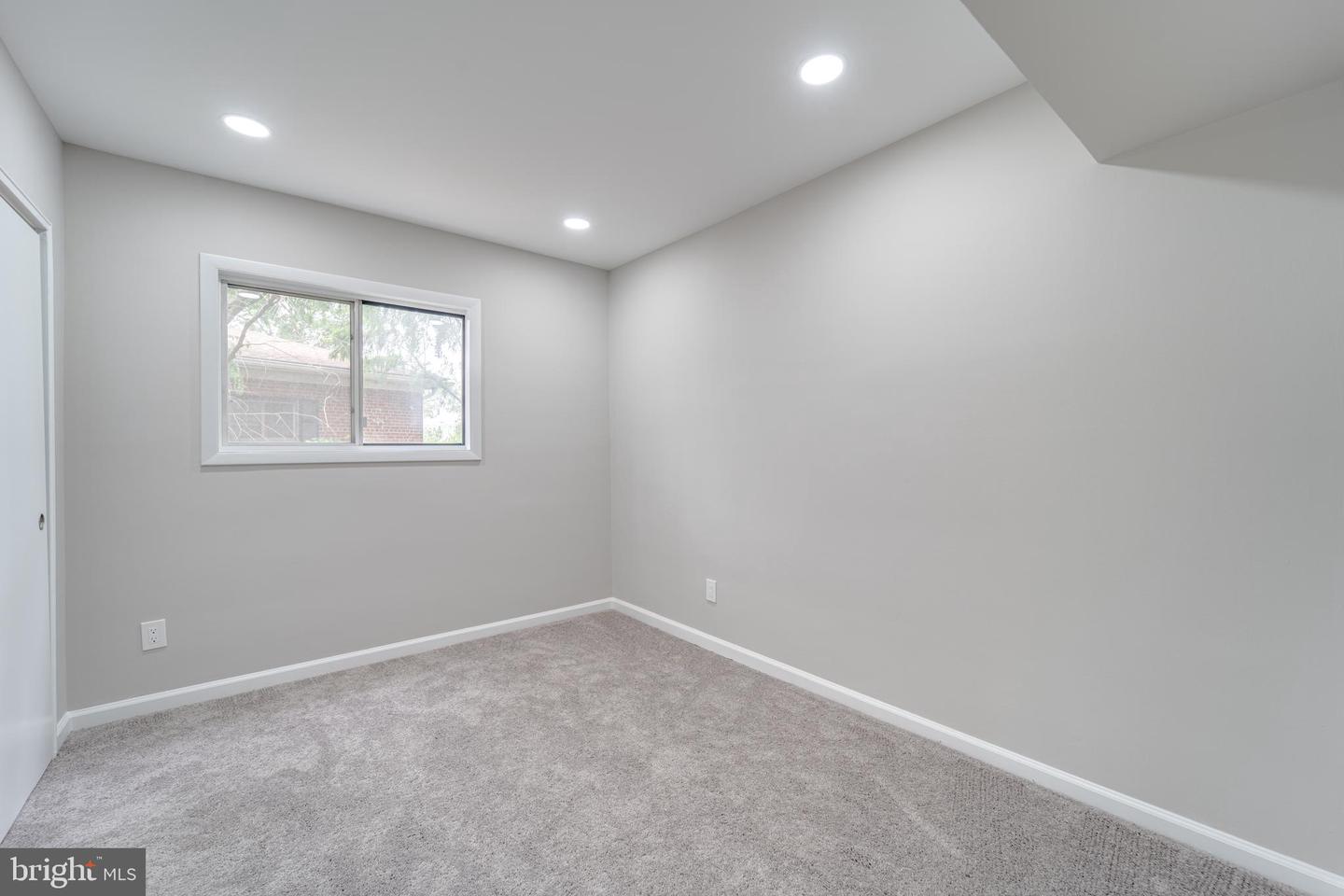 51 SKYHILL RD #202, ALEXANDRIA, Virginia 22314, 3 Bedrooms Bedrooms, ,2 BathroomsBathrooms,Residential,For sale,51 SKYHILL RD #202,VAAX2045374 MLS # VAAX2045374