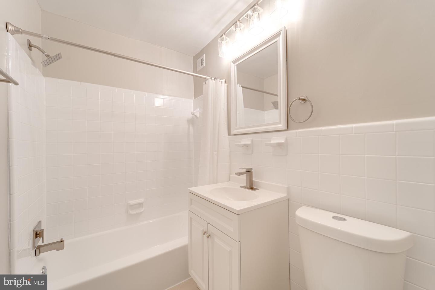 51 SKYHILL RD #202, ALEXANDRIA, Virginia 22314, 3 Bedrooms Bedrooms, ,2 BathroomsBathrooms,Residential,For sale,51 SKYHILL RD #202,VAAX2045374 MLS # VAAX2045374