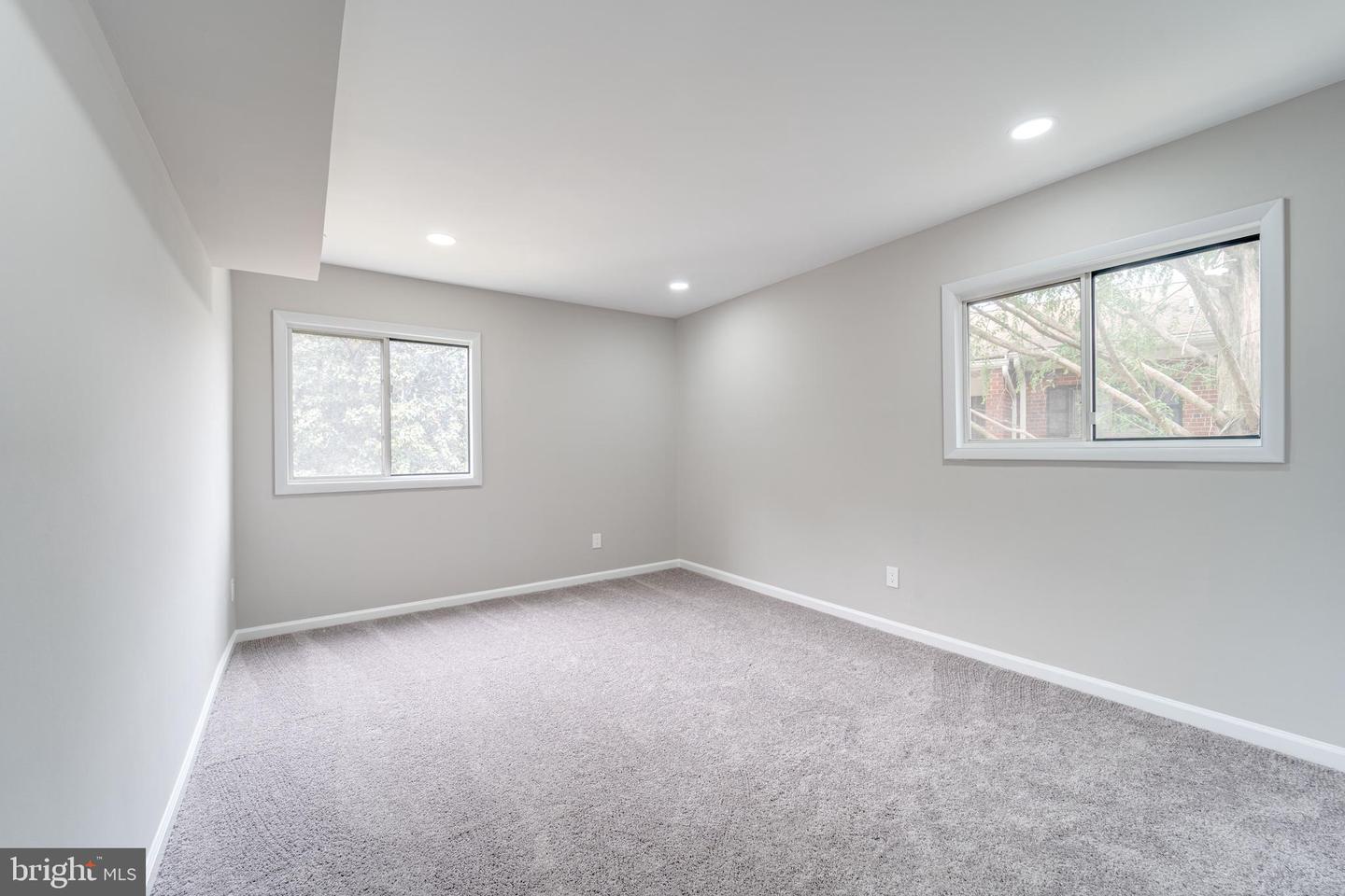 51 SKYHILL RD #202, ALEXANDRIA, Virginia 22314, 3 Bedrooms Bedrooms, ,2 BathroomsBathrooms,Residential,For sale,51 SKYHILL RD #202,VAAX2045374 MLS # VAAX2045374