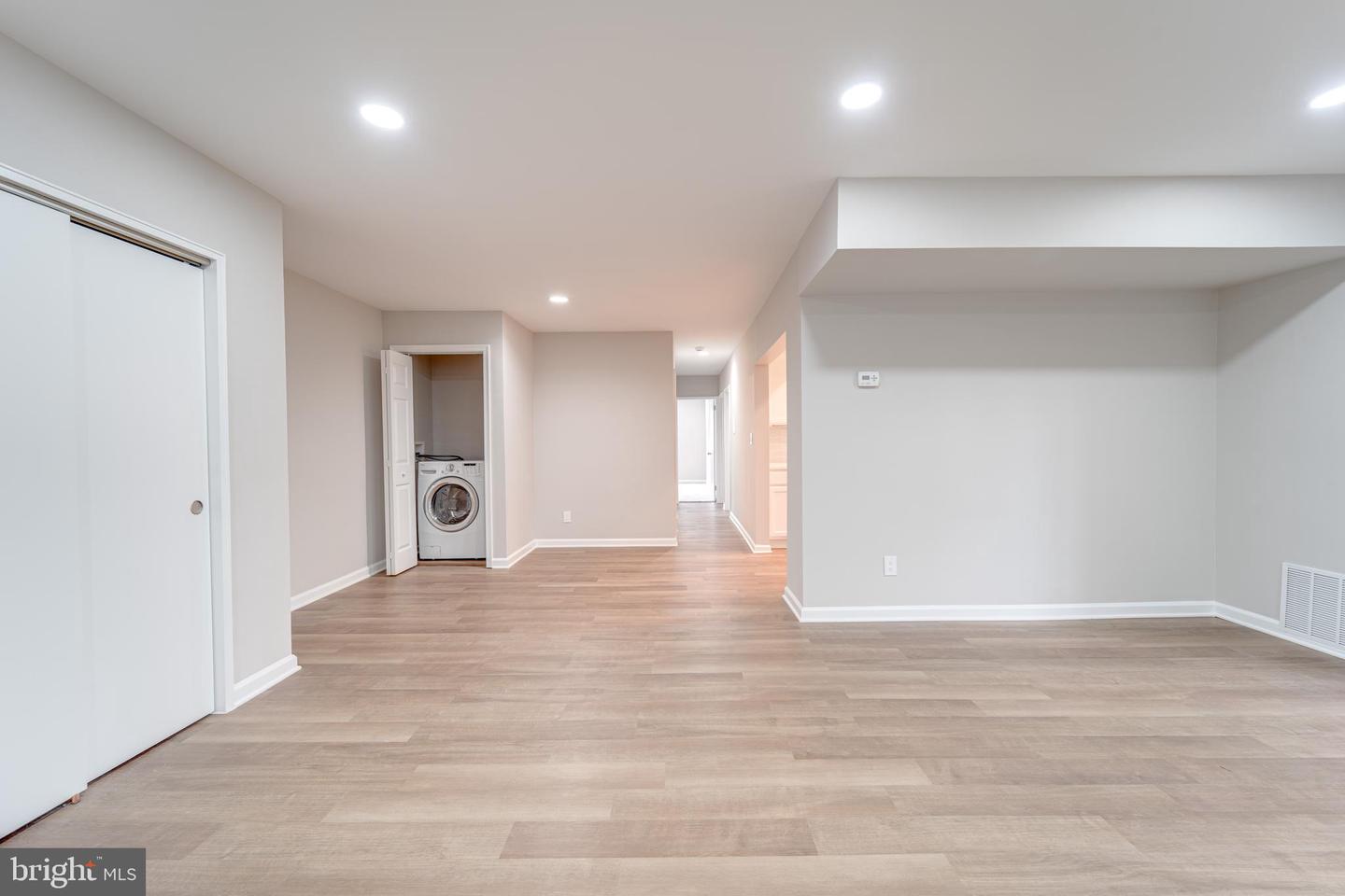51 SKYHILL RD #202, ALEXANDRIA, Virginia 22314, 3 Bedrooms Bedrooms, ,2 BathroomsBathrooms,Residential,For sale,51 SKYHILL RD #202,VAAX2045374 MLS # VAAX2045374