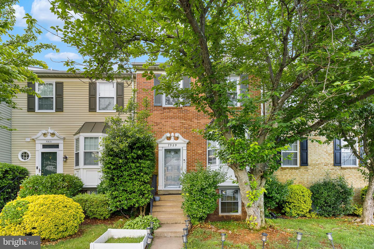 7929 GUNSTON WOODS PL, LORTON, Virginia 22079, 4 Bedrooms Bedrooms, ,3 BathroomsBathrooms,Residential,For sale,7929 GUNSTON WOODS PL,VAFX2240942 MLS # VAFX2240942