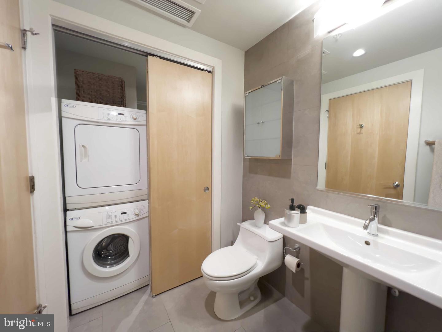 1133 14TH ST NW #1005, WASHINGTON, District Of Columbia 20005, ,1 BathroomBathrooms,Residential,For sale,1133 14TH ST NW #1005,DCDC2200732 MLS # DCDC2200732