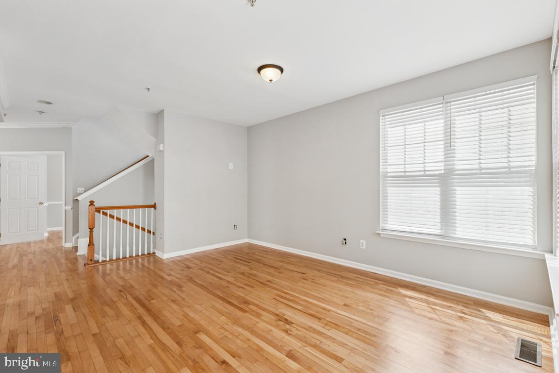 8868 SONG SPARROW DR, GAINESVILLE, Virginia 20155, 5 Bedrooms Bedrooms, ,3 BathroomsBathrooms,Residential,For sale,8868 SONG SPARROW DR,VAPW2094742 MLS # VAPW2094742