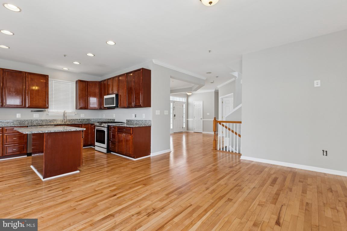 8868 SONG SPARROW DR, GAINESVILLE, Virginia 20155, 5 Bedrooms Bedrooms, ,3 BathroomsBathrooms,Residential,For sale,8868 SONG SPARROW DR,VAPW2094742 MLS # VAPW2094742
