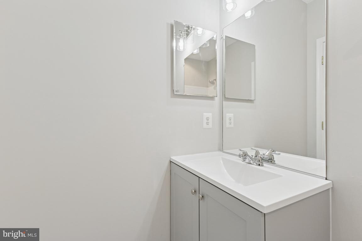8868 SONG SPARROW DR, GAINESVILLE, Virginia 20155, 5 Bedrooms Bedrooms, ,3 BathroomsBathrooms,Residential,For sale,8868 SONG SPARROW DR,VAPW2094742 MLS # VAPW2094742