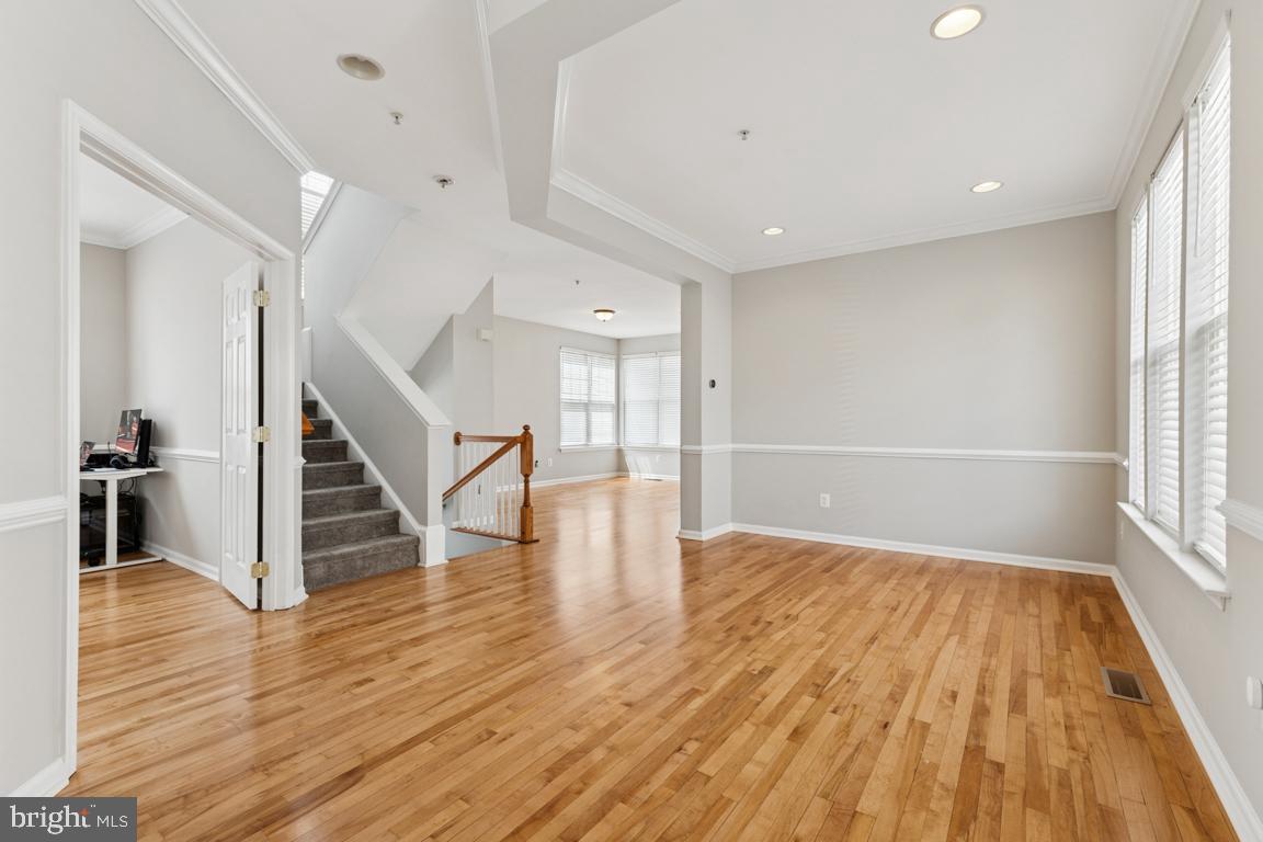 8868 SONG SPARROW DR, GAINESVILLE, Virginia 20155, 5 Bedrooms Bedrooms, ,3 BathroomsBathrooms,Residential,For sale,8868 SONG SPARROW DR,VAPW2094742 MLS # VAPW2094742