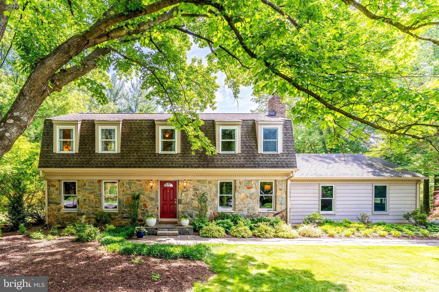 723 FOREST RIDGE DR, GREAT FALLS, Virginia 22066, 4 Bedrooms Bedrooms, ,2 BathroomsBathrooms,Residential,For sale,723 FOREST RIDGE DR,VAFX2241074 MLS # VAFX2241074