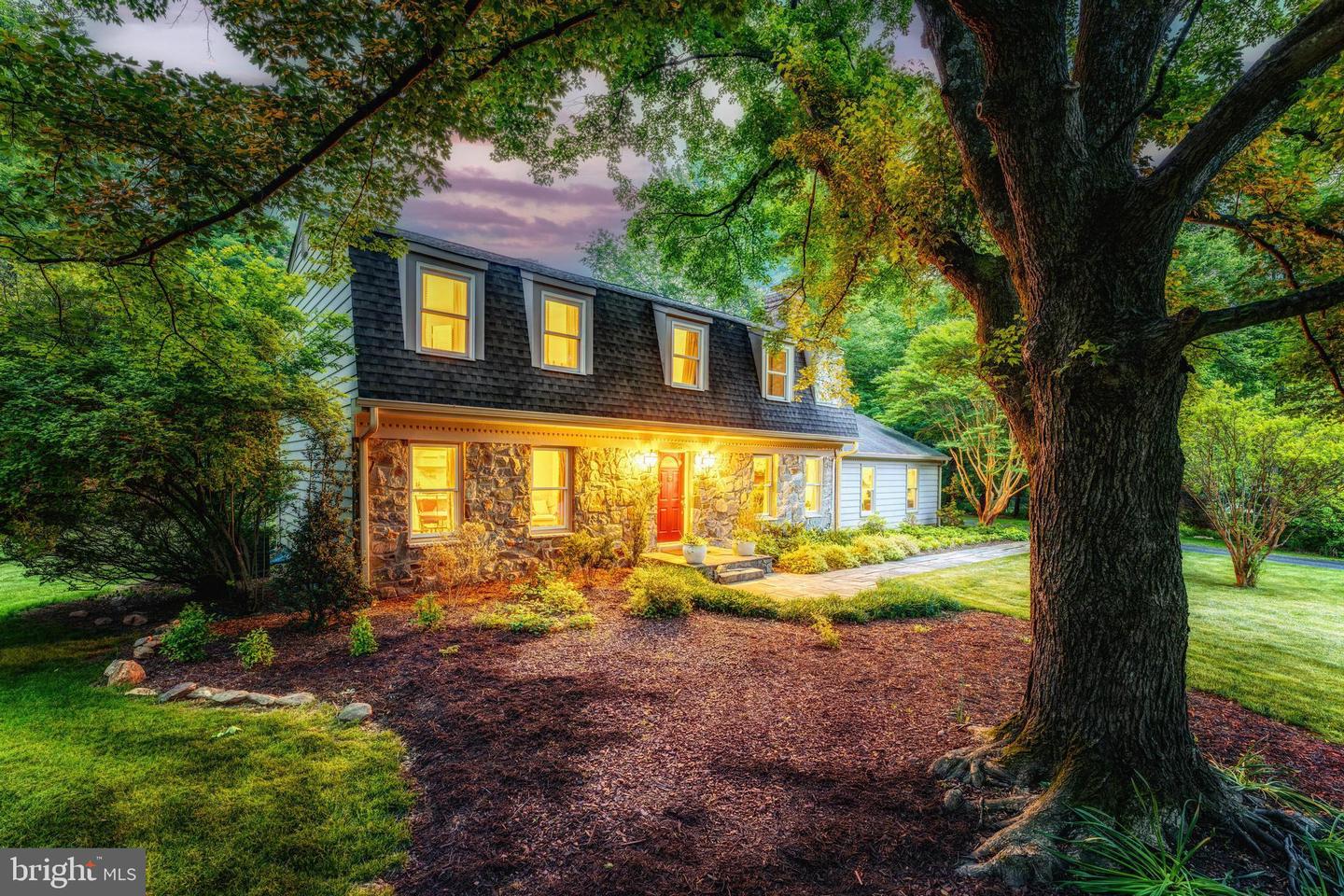 723 FOREST RIDGE DR, GREAT FALLS, Virginia 22066, 4 Bedrooms Bedrooms, ,2 BathroomsBathrooms,Residential,For sale,723 FOREST RIDGE DR,VAFX2241074 MLS # VAFX2241074