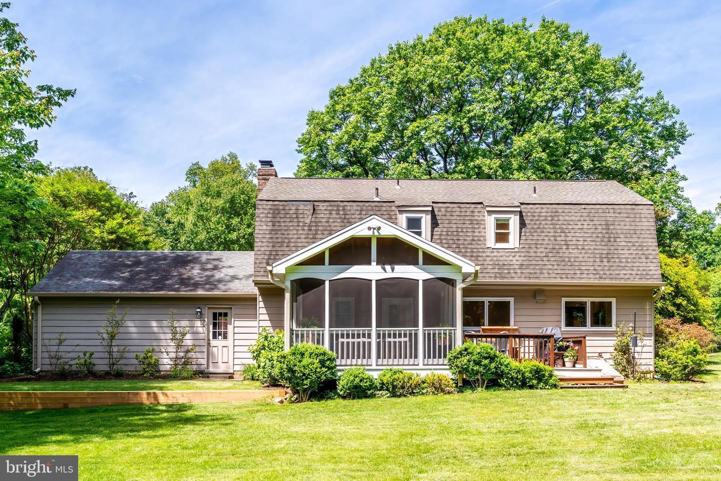723 FOREST RIDGE DR, GREAT FALLS, Virginia 22066, 4 Bedrooms Bedrooms, ,2 BathroomsBathrooms,Residential,For sale,723 FOREST RIDGE DR,VAFX2241074 MLS # VAFX2241074
