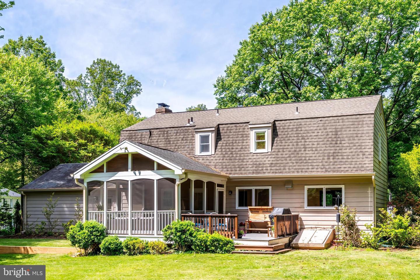 723 FOREST RIDGE DR, GREAT FALLS, Virginia 22066, 4 Bedrooms Bedrooms, ,2 BathroomsBathrooms,Residential,For sale,723 FOREST RIDGE DR,VAFX2241074 MLS # VAFX2241074
