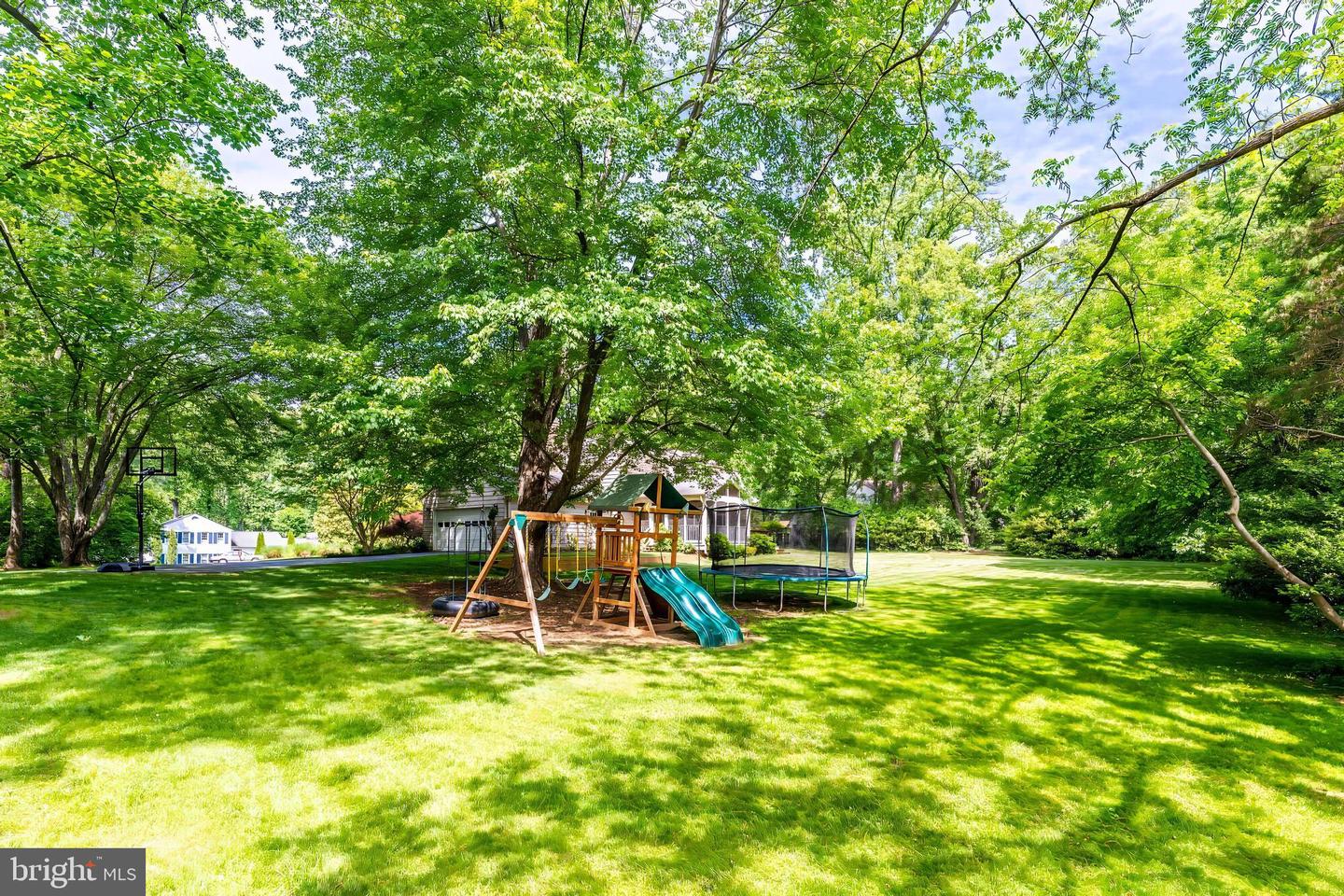 723 FOREST RIDGE DR, GREAT FALLS, Virginia 22066, 4 Bedrooms Bedrooms, ,2 BathroomsBathrooms,Residential,For sale,723 FOREST RIDGE DR,VAFX2241074 MLS # VAFX2241074