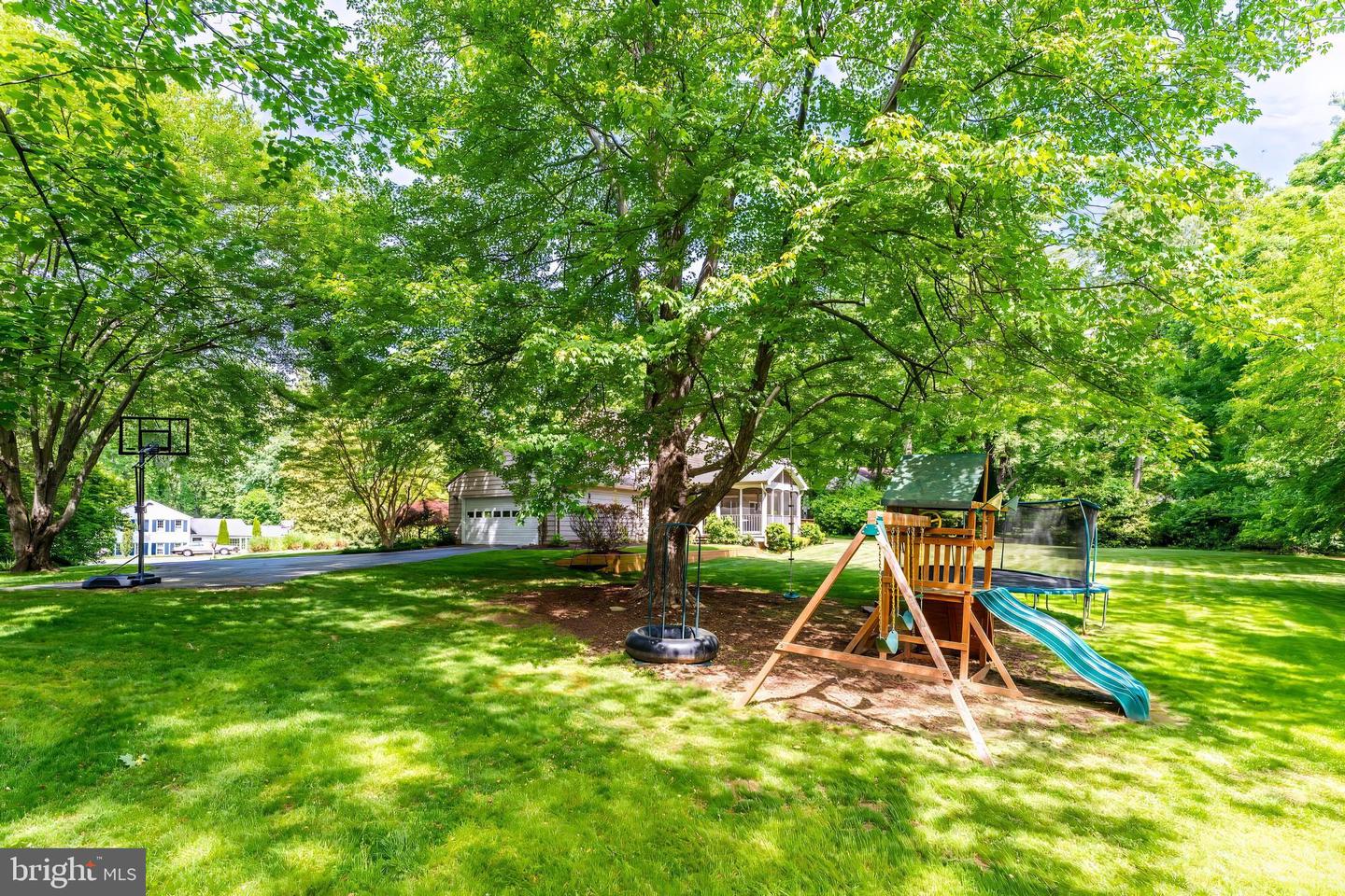 723 FOREST RIDGE DR, GREAT FALLS, Virginia 22066, 4 Bedrooms Bedrooms, ,2 BathroomsBathrooms,Residential,For sale,723 FOREST RIDGE DR,VAFX2241074 MLS # VAFX2241074