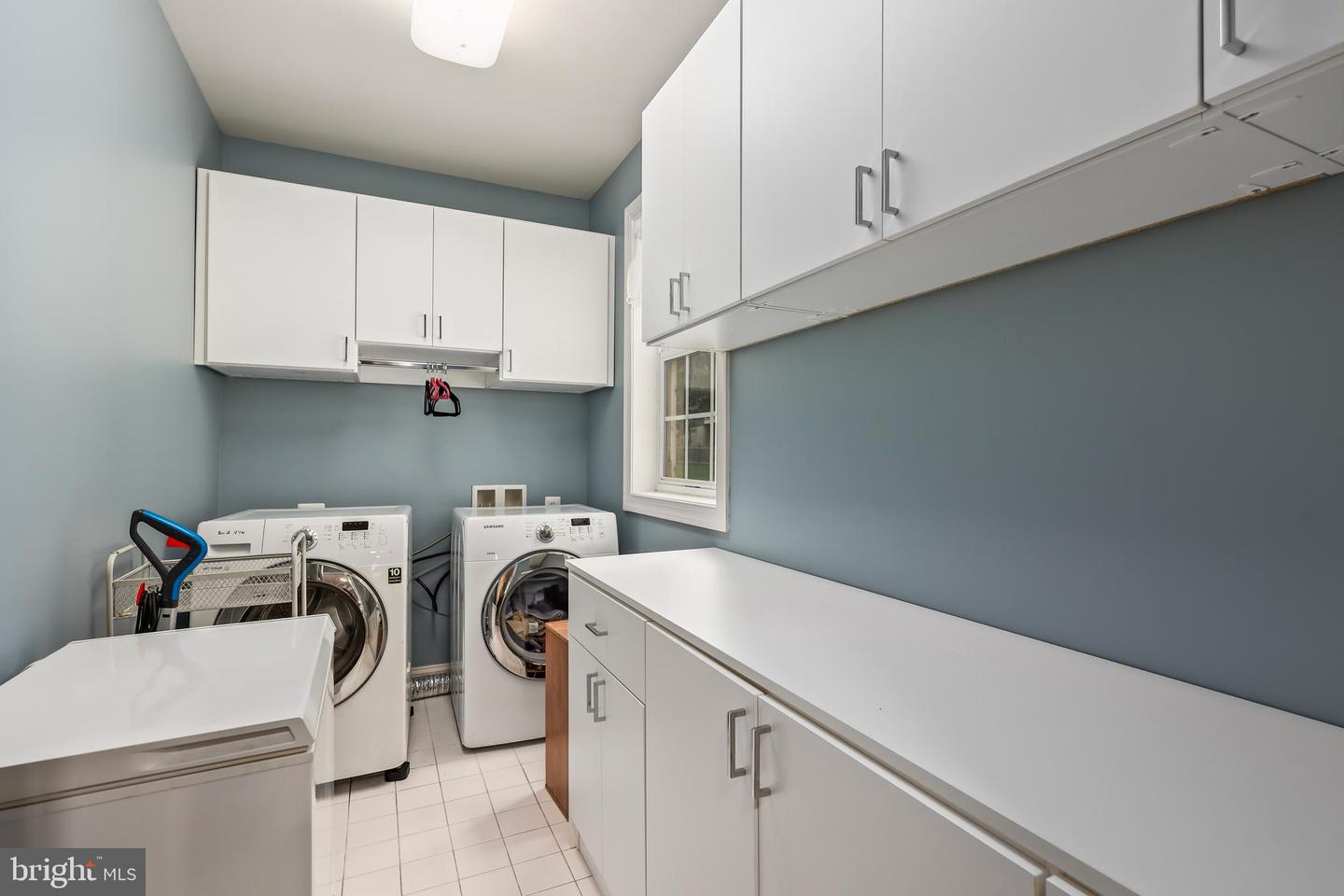 519 CARDINAL LN, WARRENTON, Virginia 20186, 5 Bedrooms Bedrooms, ,4 BathroomsBathrooms,Residential,For sale,519 CARDINAL LN,VAFQ2016646 MLS # VAFQ2016646