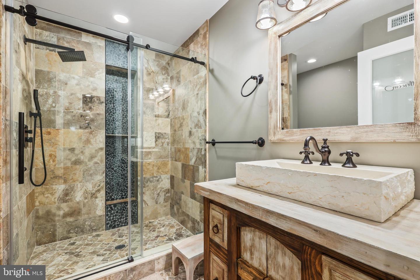 519 CARDINAL LN, WARRENTON, Virginia 20186, 5 Bedrooms Bedrooms, ,4 BathroomsBathrooms,Residential,For sale,519 CARDINAL LN,VAFQ2016646 MLS # VAFQ2016646