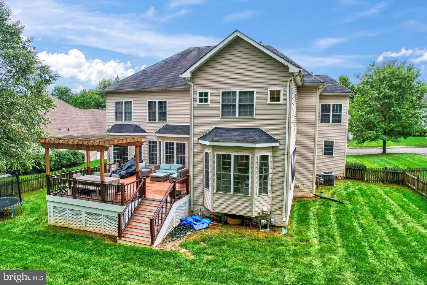 519 CARDINAL LN, WARRENTON, Virginia 20186, 5 Bedrooms Bedrooms, ,4 BathroomsBathrooms,Residential,For sale,519 CARDINAL LN,VAFQ2016646 MLS # VAFQ2016646