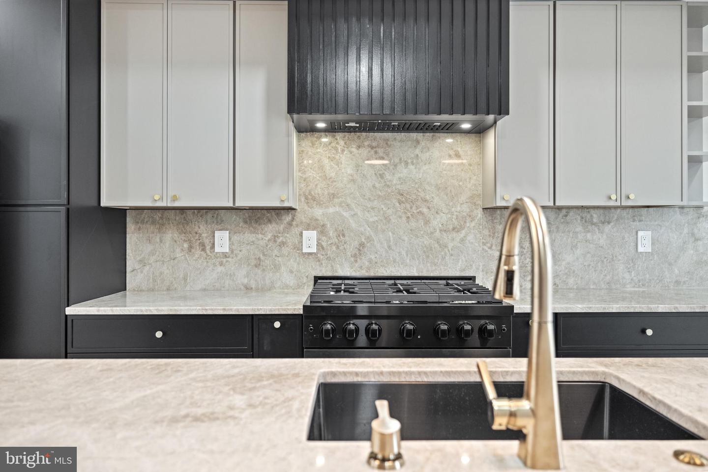 1407 1ST ST NW #PH-2, WASHINGTON, District Of Columbia 20001, 3 Bedrooms Bedrooms, ,2 BathroomsBathrooms,Residential,For sale,1407 1ST ST NW #PH-2,DCDC2200836 MLS # DCDC2200836