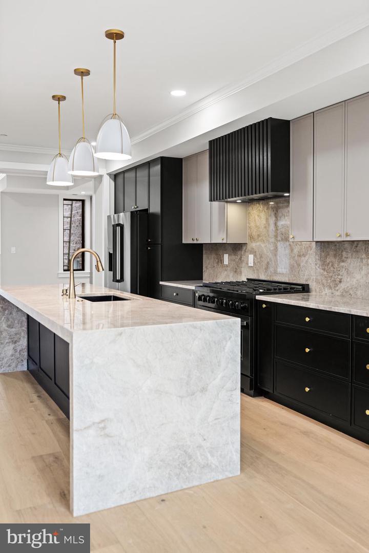 1407 1ST ST NW #PH-2, WASHINGTON, District Of Columbia 20001, 3 Bedrooms Bedrooms, ,2 BathroomsBathrooms,Residential,For sale,1407 1ST ST NW #PH-2,DCDC2200836 MLS # DCDC2200836