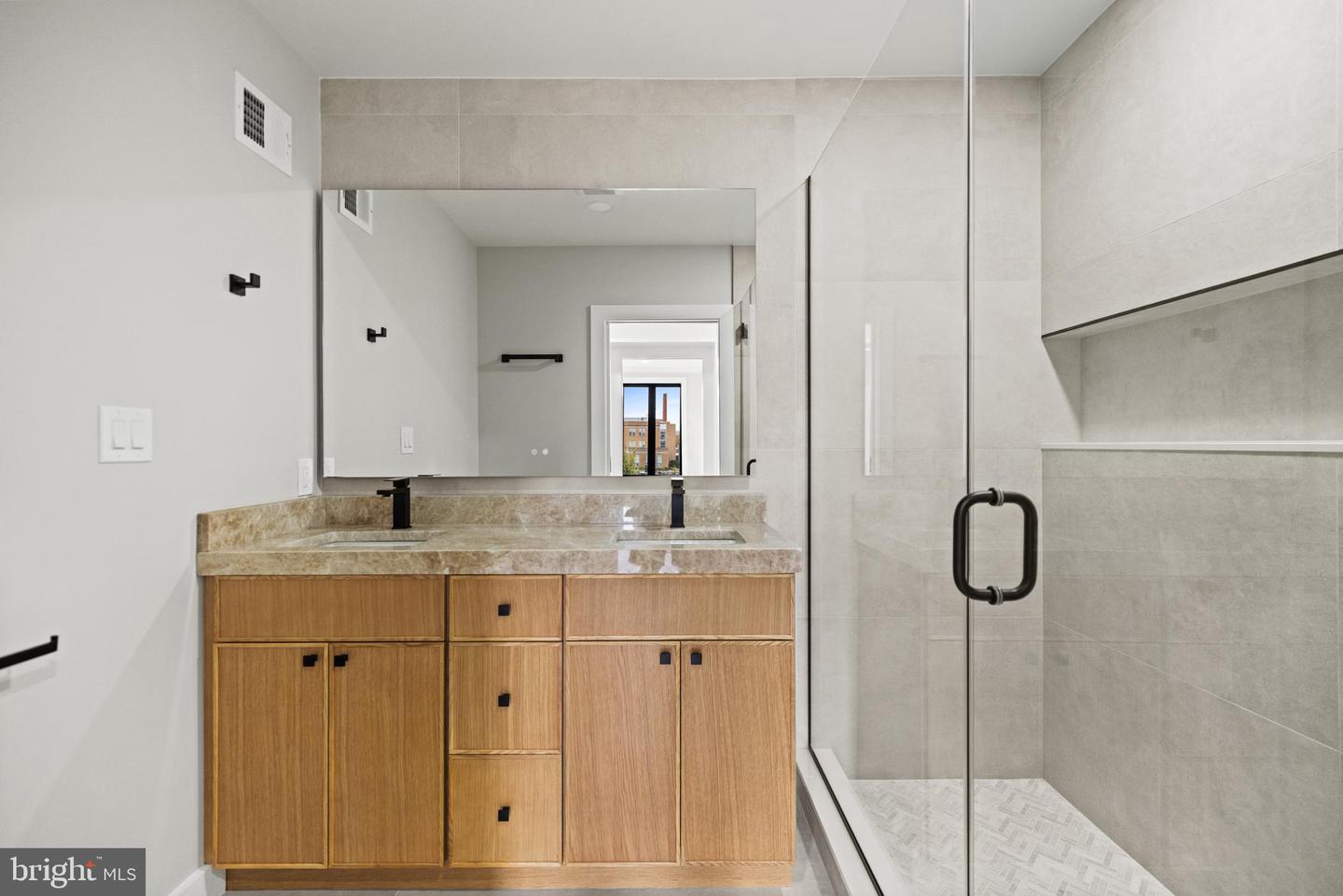 1407 1ST ST NW #PH-2, WASHINGTON, District Of Columbia 20001, 3 Bedrooms Bedrooms, ,2 BathroomsBathrooms,Residential,For sale,1407 1ST ST NW #PH-2,DCDC2200836 MLS # DCDC2200836