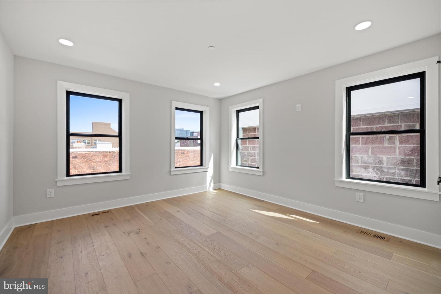1407 1ST ST NW #PH-2, WASHINGTON, District Of Columbia 20001, 3 Bedrooms Bedrooms, ,2 BathroomsBathrooms,Residential,For sale,1407 1ST ST NW #PH-2,DCDC2200836 MLS # DCDC2200836