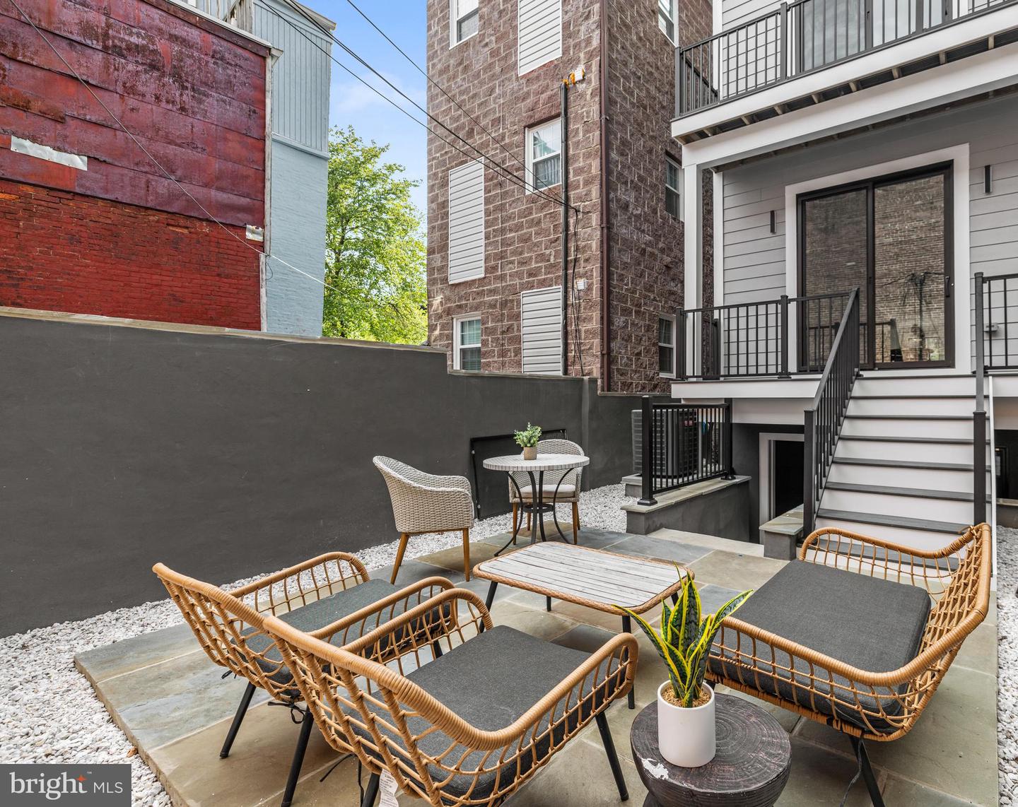 1407 1ST ST NW #1, WASHINGTON, District Of Columbia 20001, 3 Bedrooms Bedrooms, ,2 BathroomsBathrooms,Residential,For sale,1407 1ST ST NW #1,DCDC2200840 MLS # DCDC2200840