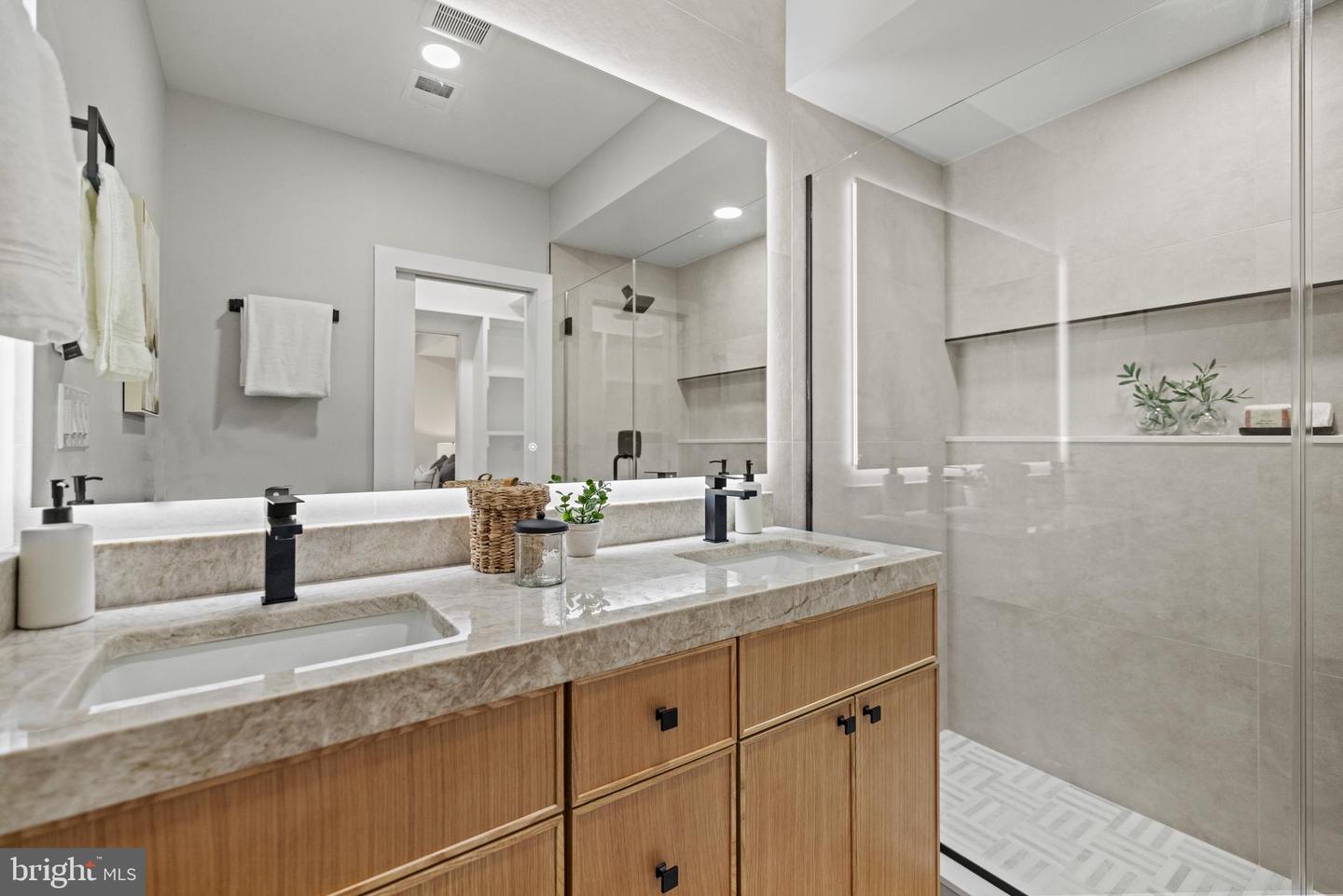 1407 1ST ST NW #1, WASHINGTON, District Of Columbia 20001, 3 Bedrooms Bedrooms, ,2 BathroomsBathrooms,Residential,For sale,1407 1ST ST NW #1,DCDC2200840 MLS # DCDC2200840