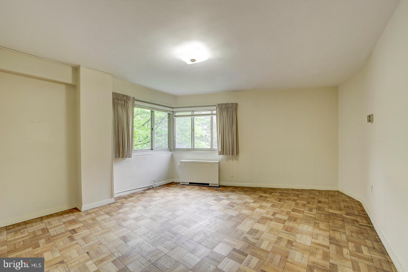 4600 CONNECTICUT AVE NW #306, WASHINGTON, District Of Columbia 20008, 2 Bedrooms Bedrooms, ,2 BathroomsBathrooms,Residential,For sale,4600 CONNECTICUT AVE NW #306,DCDC2200844 MLS # DCDC2200844