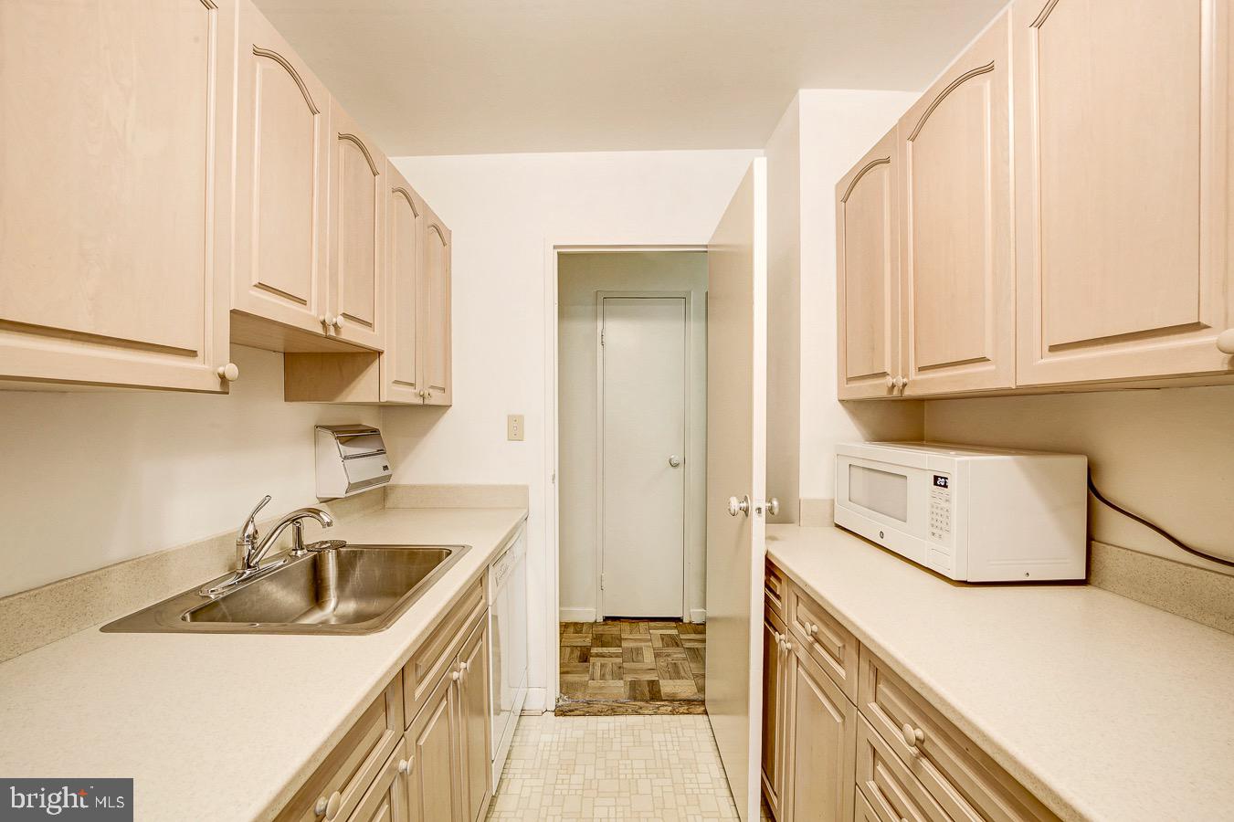 4600 CONNECTICUT AVE NW #306, WASHINGTON, District Of Columbia 20008, 2 Bedrooms Bedrooms, ,2 BathroomsBathrooms,Residential,For sale,4600 CONNECTICUT AVE NW #306,DCDC2200844 MLS # DCDC2200844