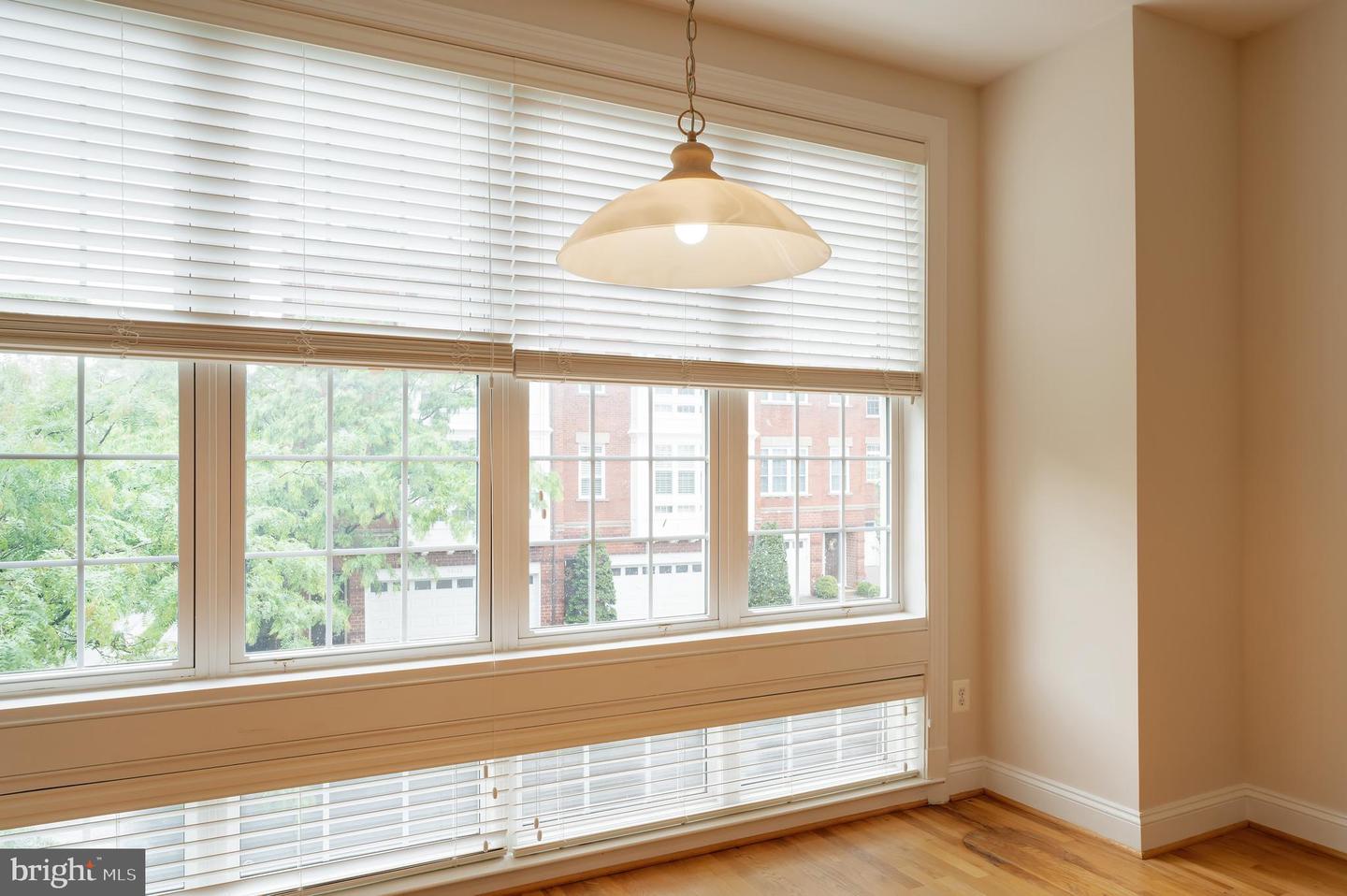 12121 KINSLEY PL, RESTON, Virginia 20190, 3 Bedrooms Bedrooms, 9 Rooms Rooms,3 BathroomsBathrooms,Residential,For sale,12121 KINSLEY PL,VAFX2241096 MLS # VAFX2241096