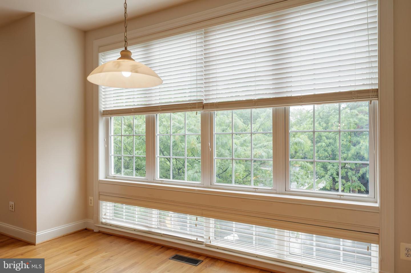 12121 KINSLEY PL, RESTON, Virginia 20190, 3 Bedrooms Bedrooms, 9 Rooms Rooms,3 BathroomsBathrooms,Residential,For sale,12121 KINSLEY PL,VAFX2241096 MLS # VAFX2241096