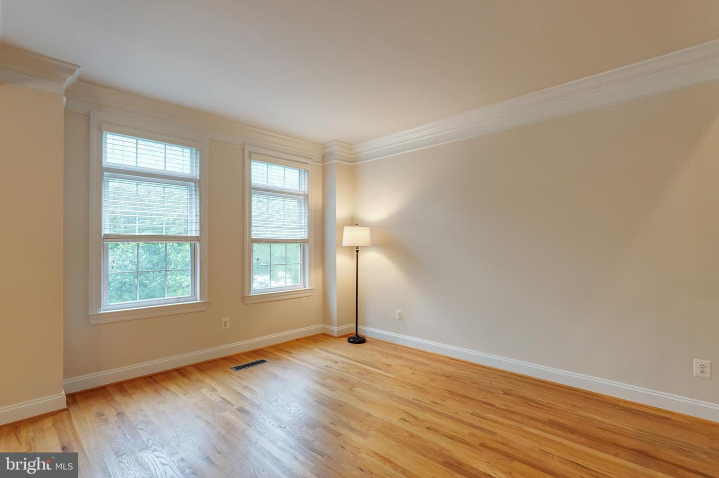 12121 KINSLEY PL, RESTON, Virginia 20190, 3 Bedrooms Bedrooms, 9 Rooms Rooms,3 BathroomsBathrooms,Residential,For sale,12121 KINSLEY PL,VAFX2241096 MLS # VAFX2241096