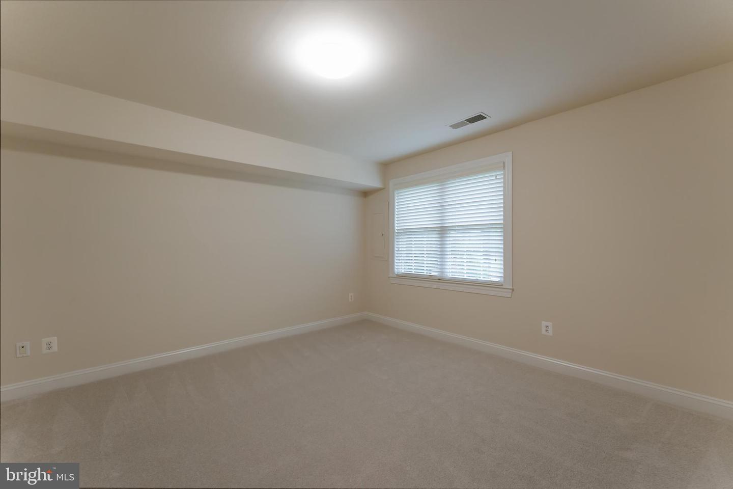 12121 KINSLEY PL, RESTON, Virginia 20190, 3 Bedrooms Bedrooms, 9 Rooms Rooms,3 BathroomsBathrooms,Residential,For sale,12121 KINSLEY PL,VAFX2241096 MLS # VAFX2241096