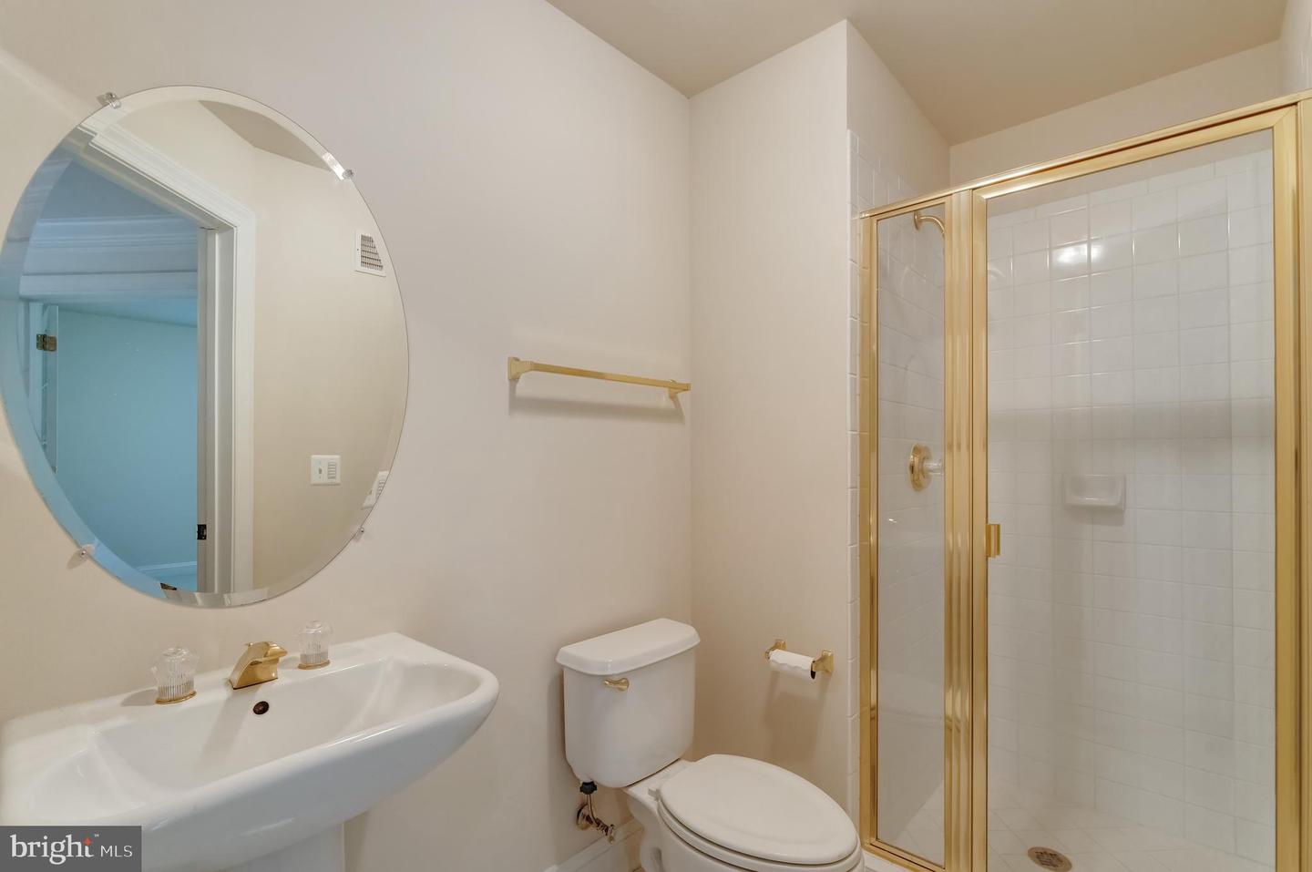 12121 KINSLEY PL, RESTON, Virginia 20190, 3 Bedrooms Bedrooms, 9 Rooms Rooms,3 BathroomsBathrooms,Residential,For sale,12121 KINSLEY PL,VAFX2241096 MLS # VAFX2241096